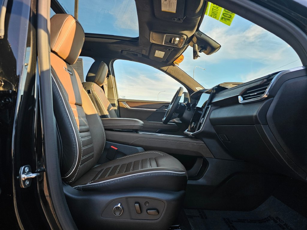Photo 16 of this GMC Acadia