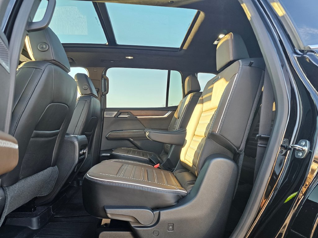 Photo 24 of this GMC Acadia