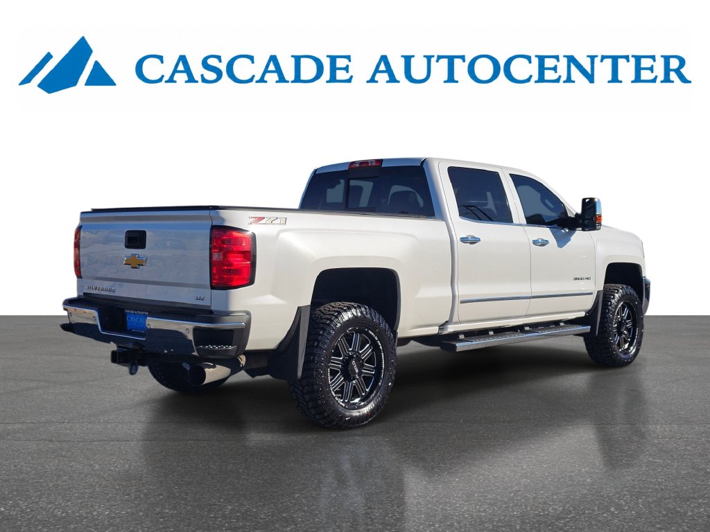 Photo 9 of this Chevrolet Silverado 3500HD