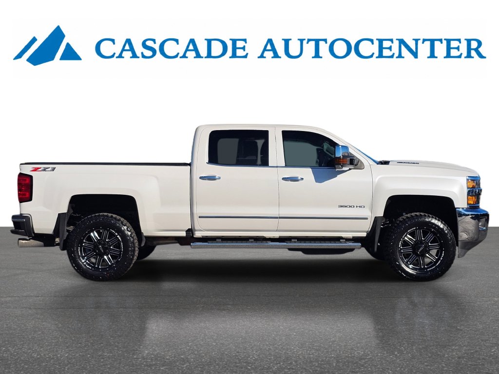 Photo 11 of this Chevrolet Silverado 3500HD