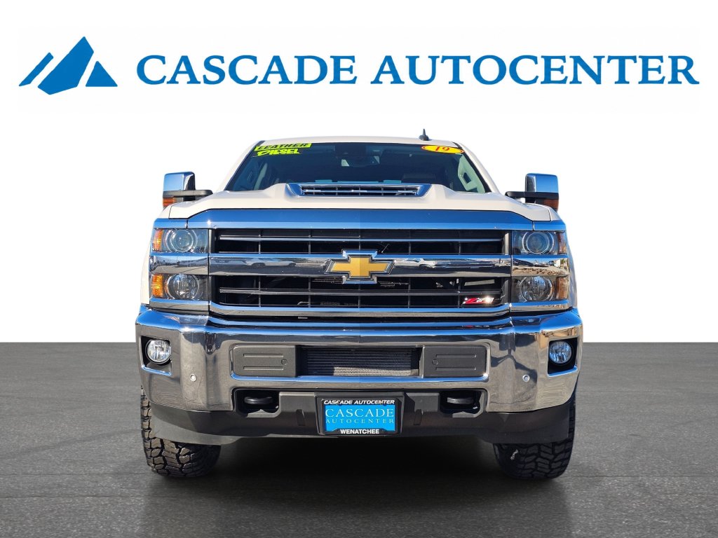 Photo 15 of this Chevrolet Silverado 3500HD