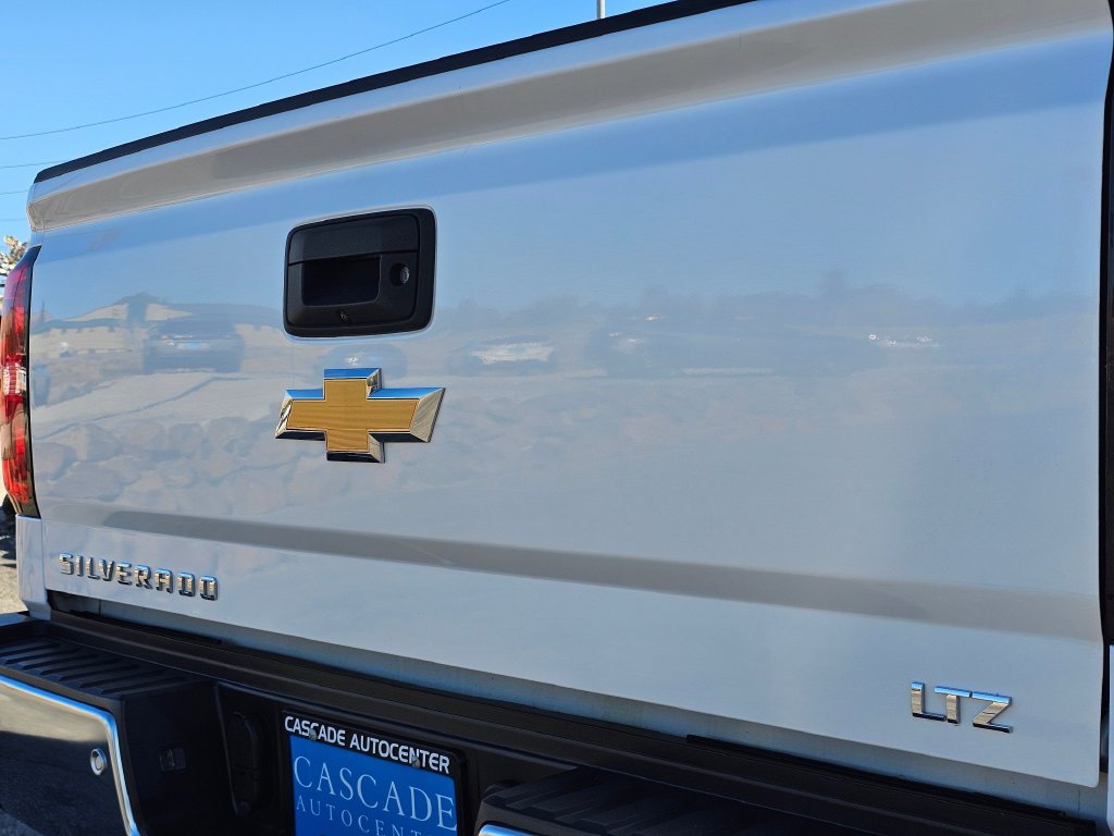Photo 21 of this Chevrolet Silverado 3500HD