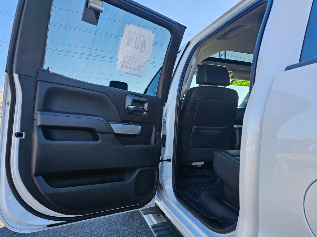 Photo 23 of this Chevrolet Silverado 3500HD