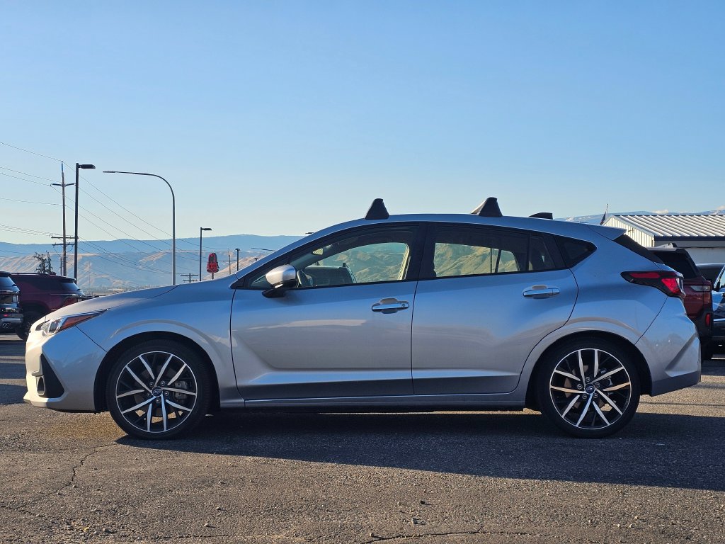 Photo 2 of this Subaru Impreza