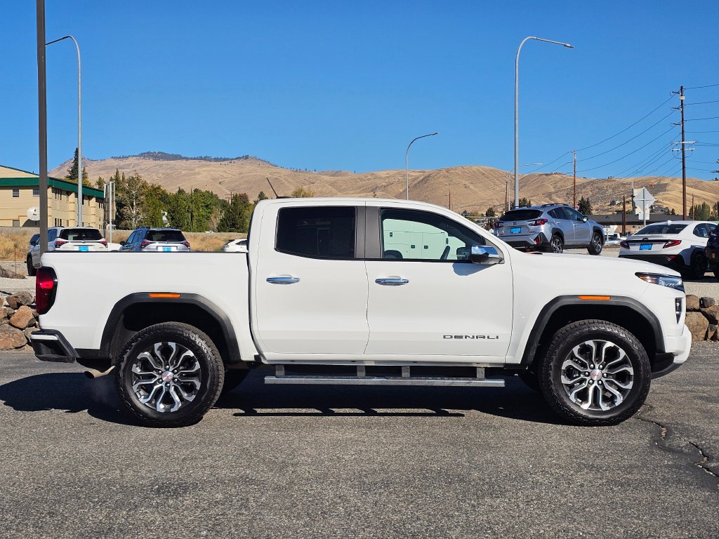Photo 6 of this GMC Canyon