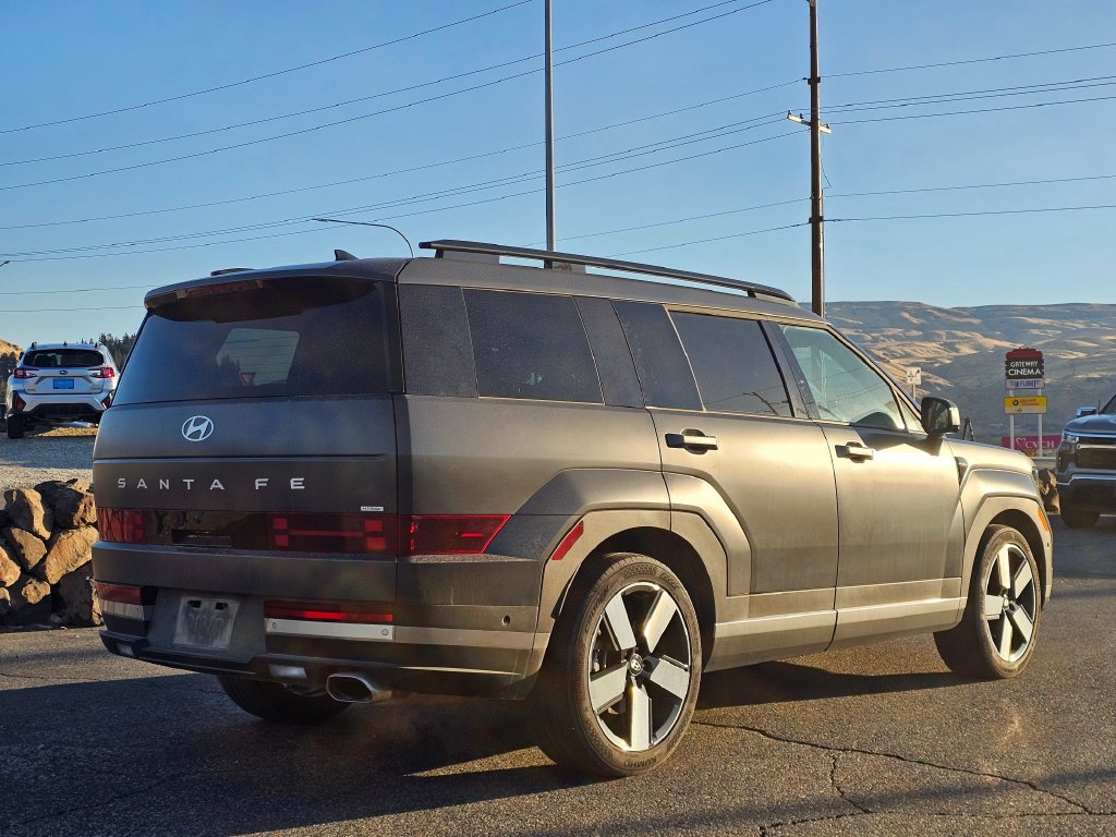 Photo 5 of this Hyundai Santa Fe