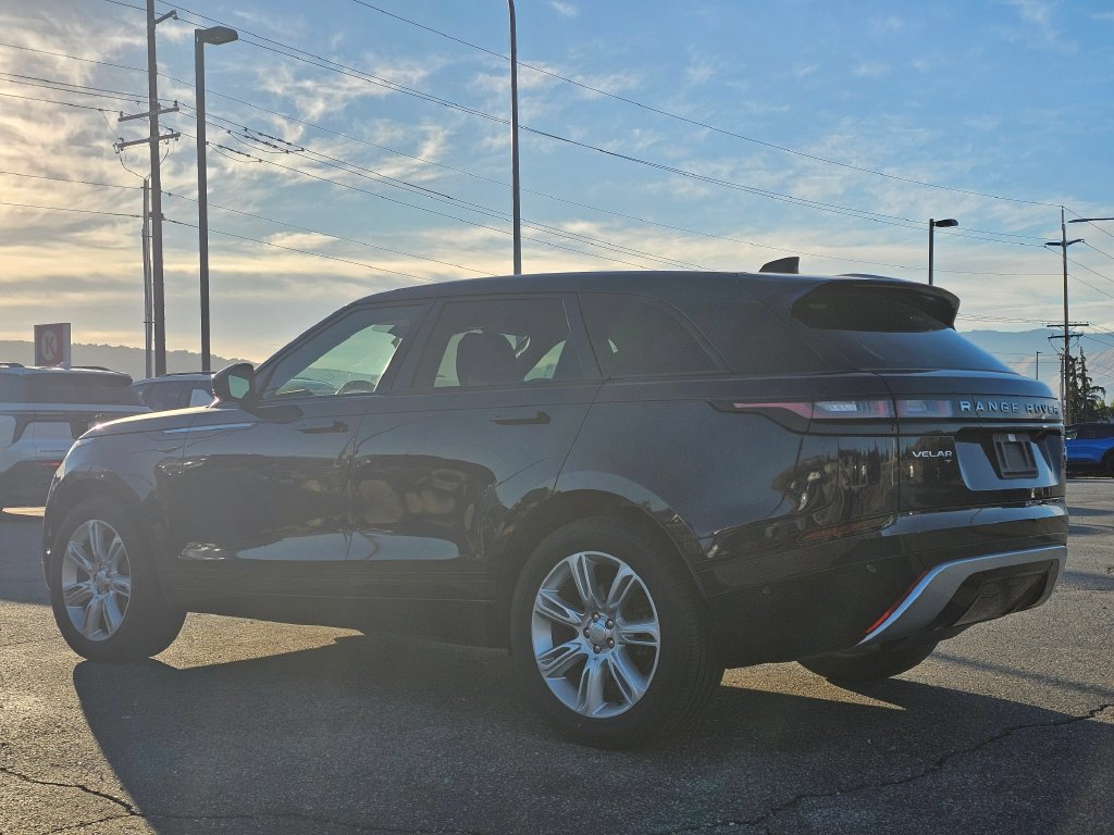 Photo 3 of this Land Rover Range Rover Velar