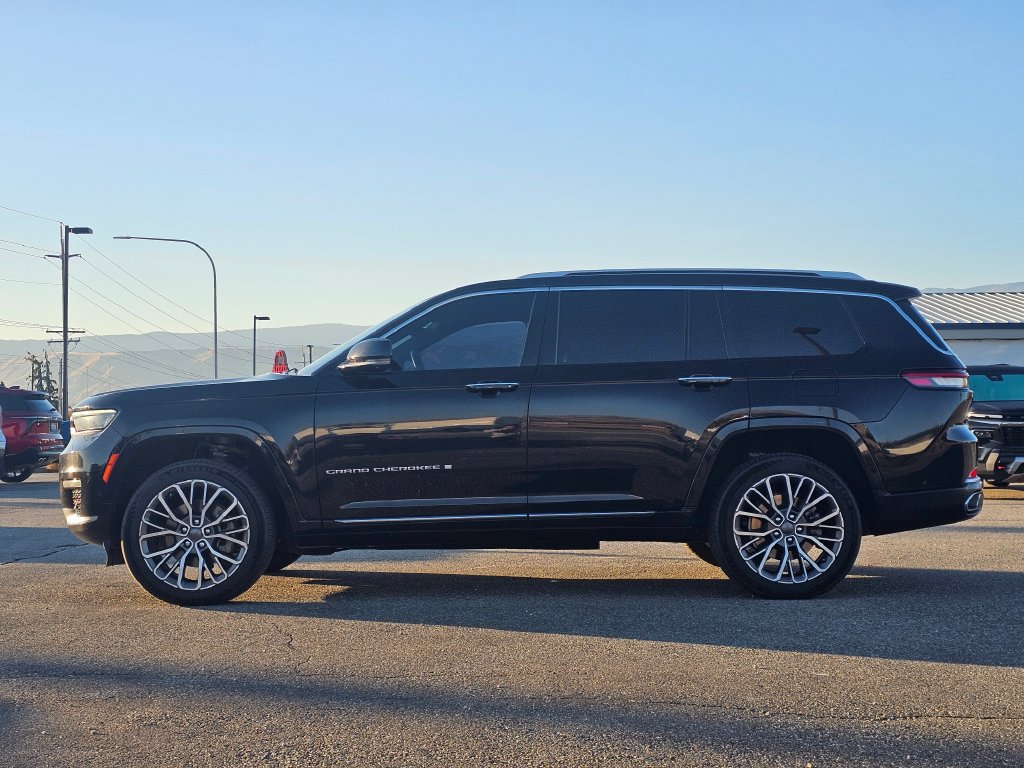 Photo 2 of this Jeep Grand Cherokee L