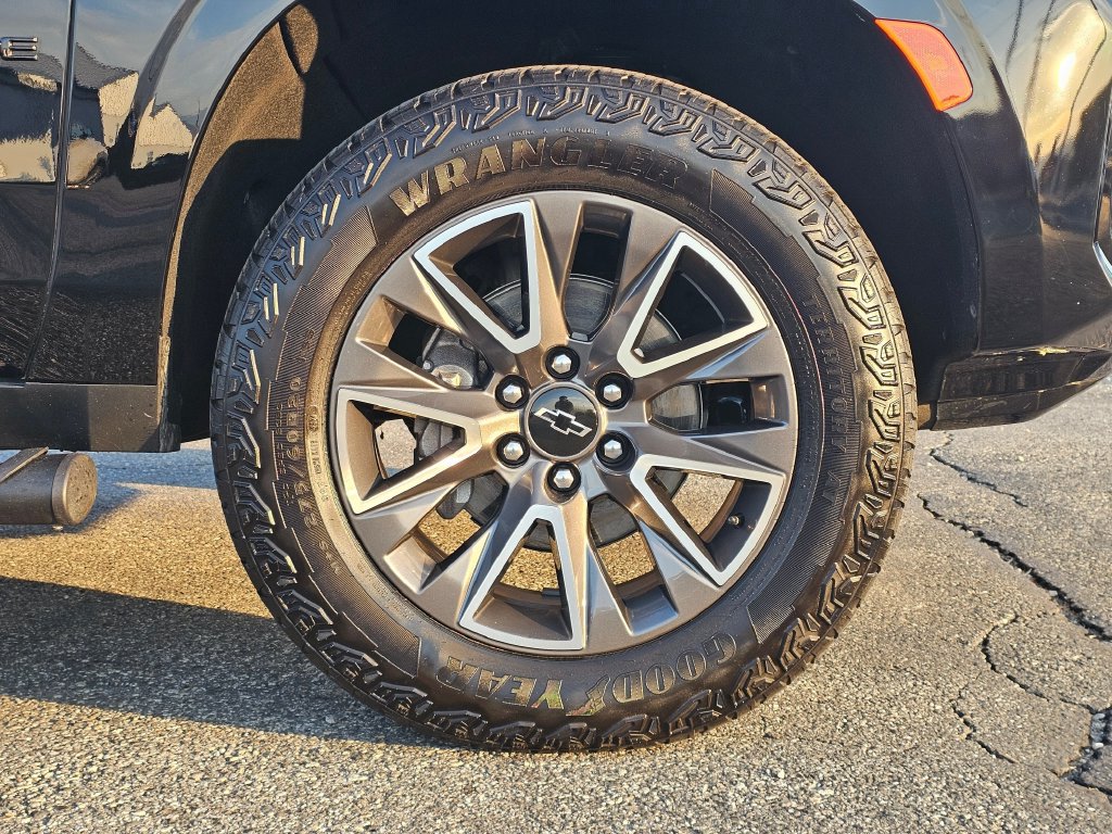 Photo 15 of this Chevrolet Tahoe