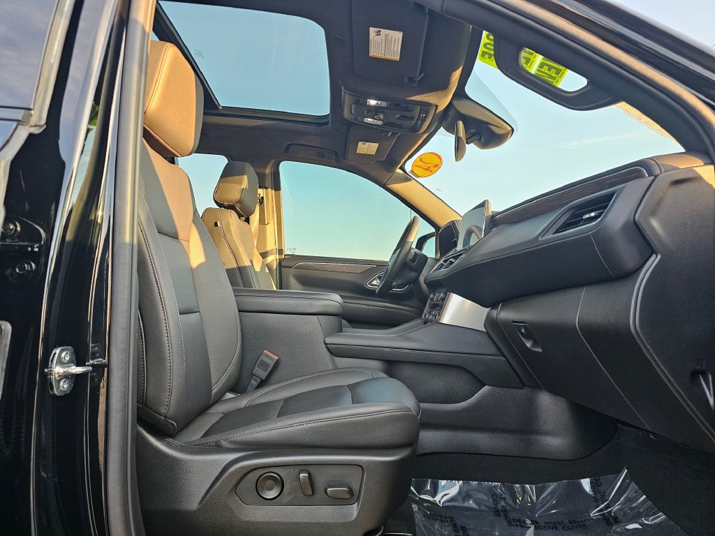 Photo 16 of this Chevrolet Tahoe