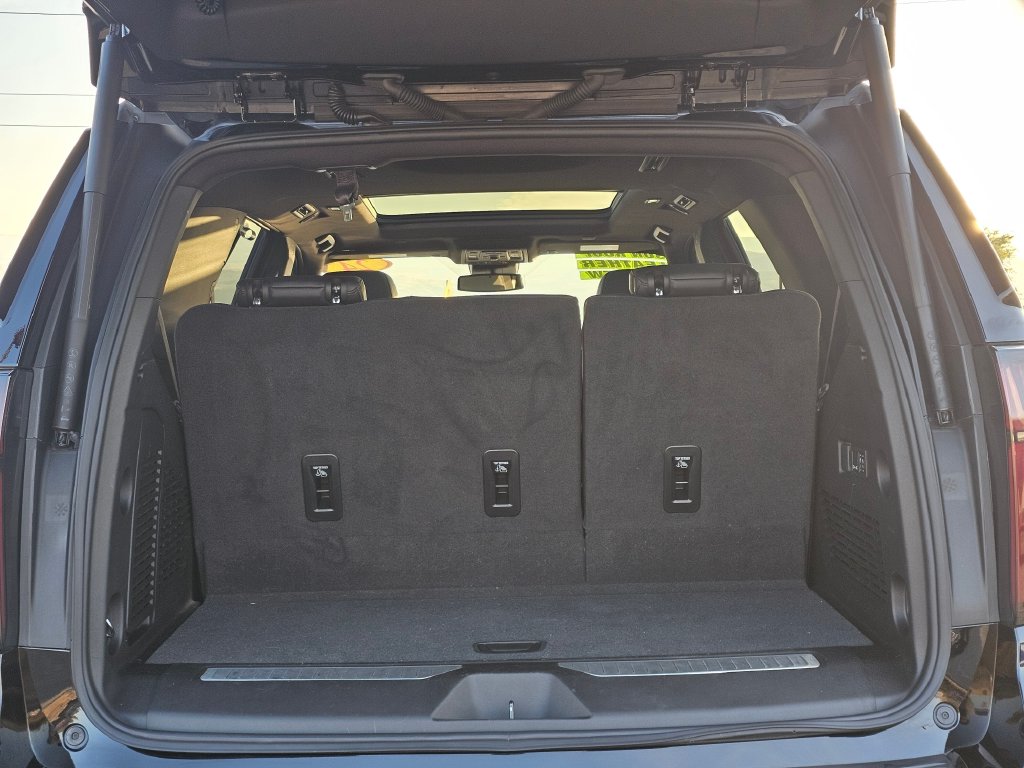 Photo 22 of this Chevrolet Tahoe