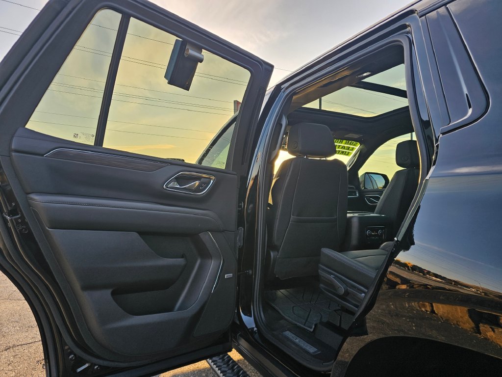 Photo 23 of this Chevrolet Tahoe