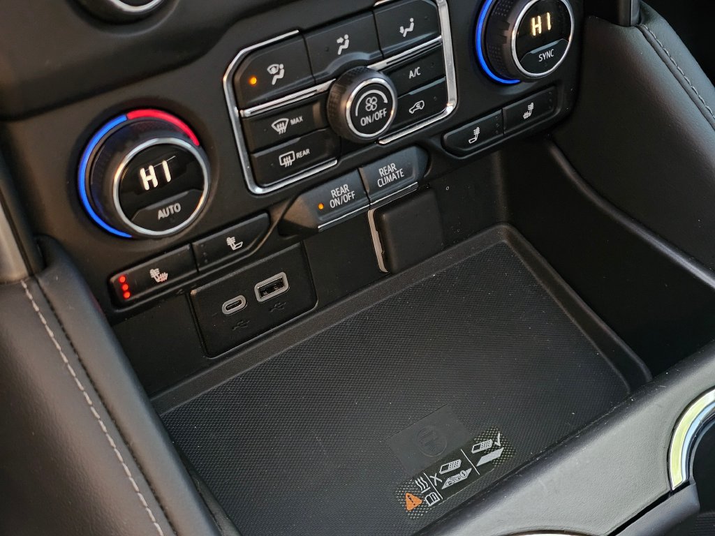Photo 35 of this Chevrolet Tahoe