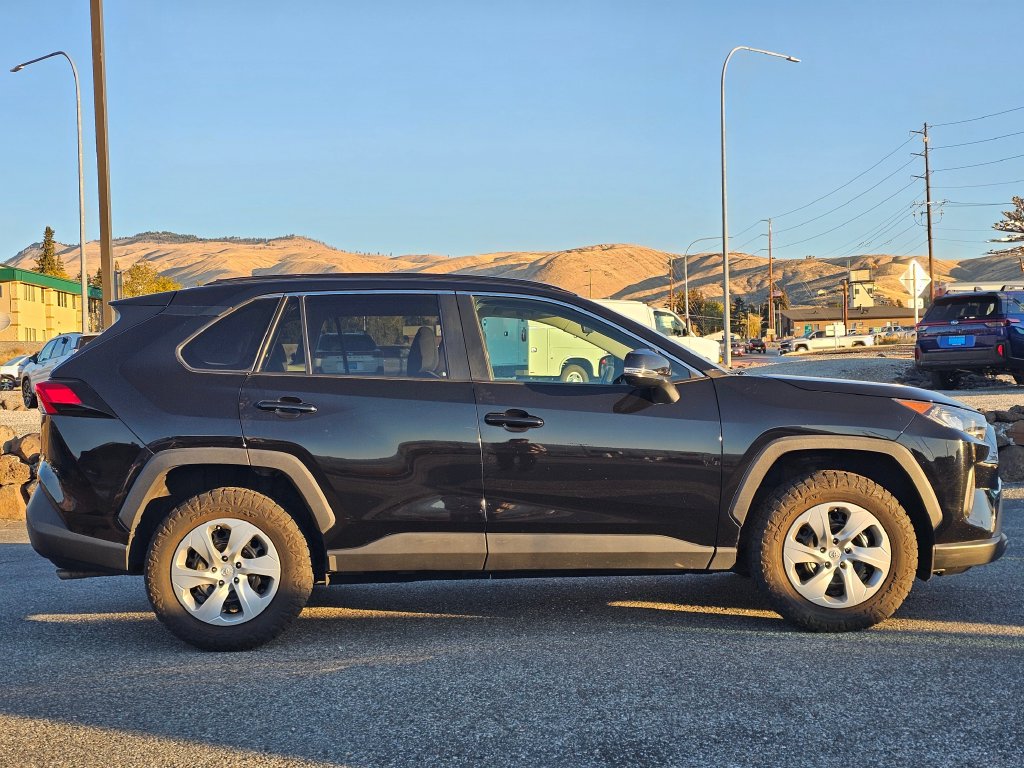 Photo 5 of this Toyota RAV4