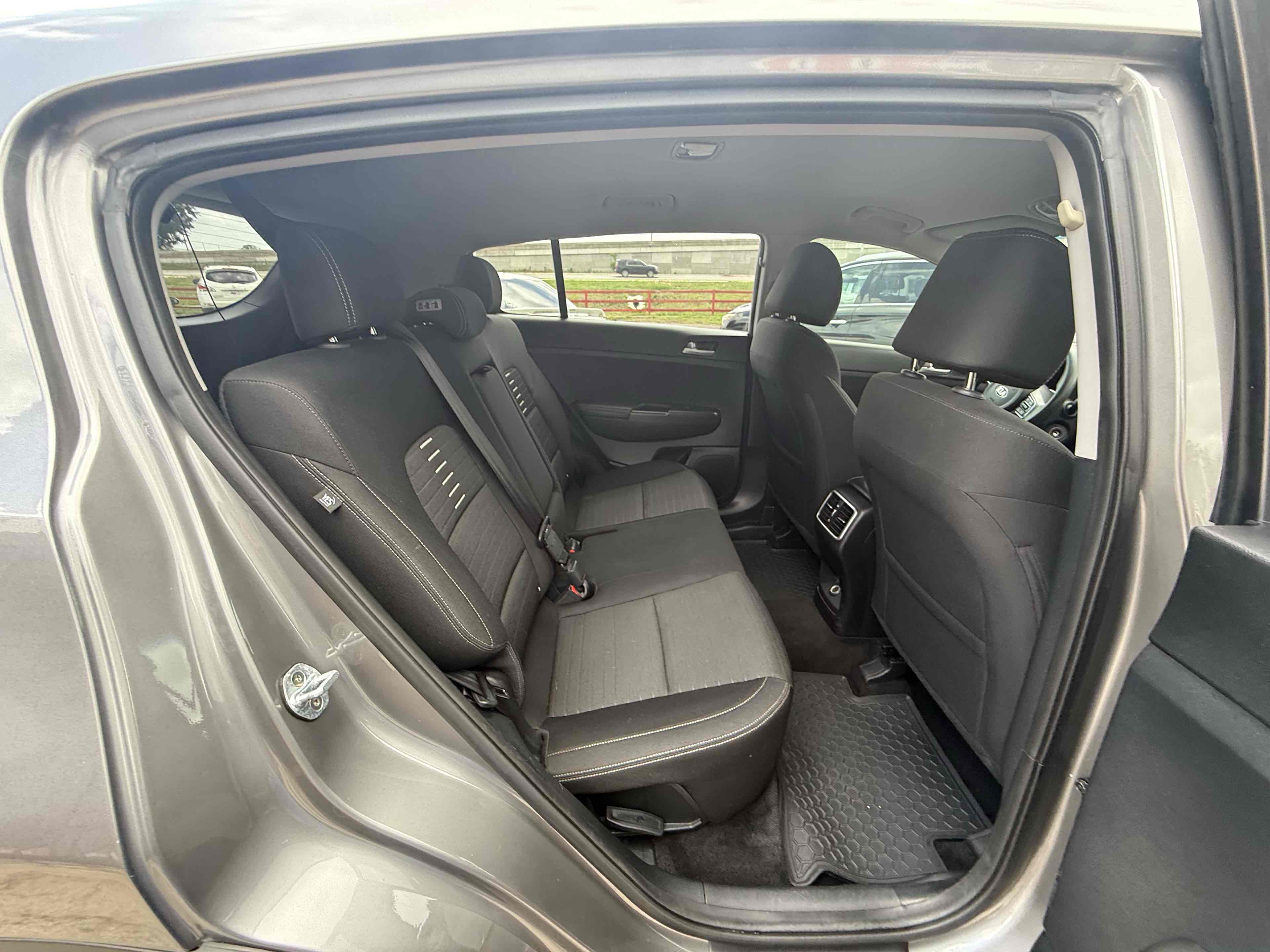 2018 Kia Sportage LX - Photo 16