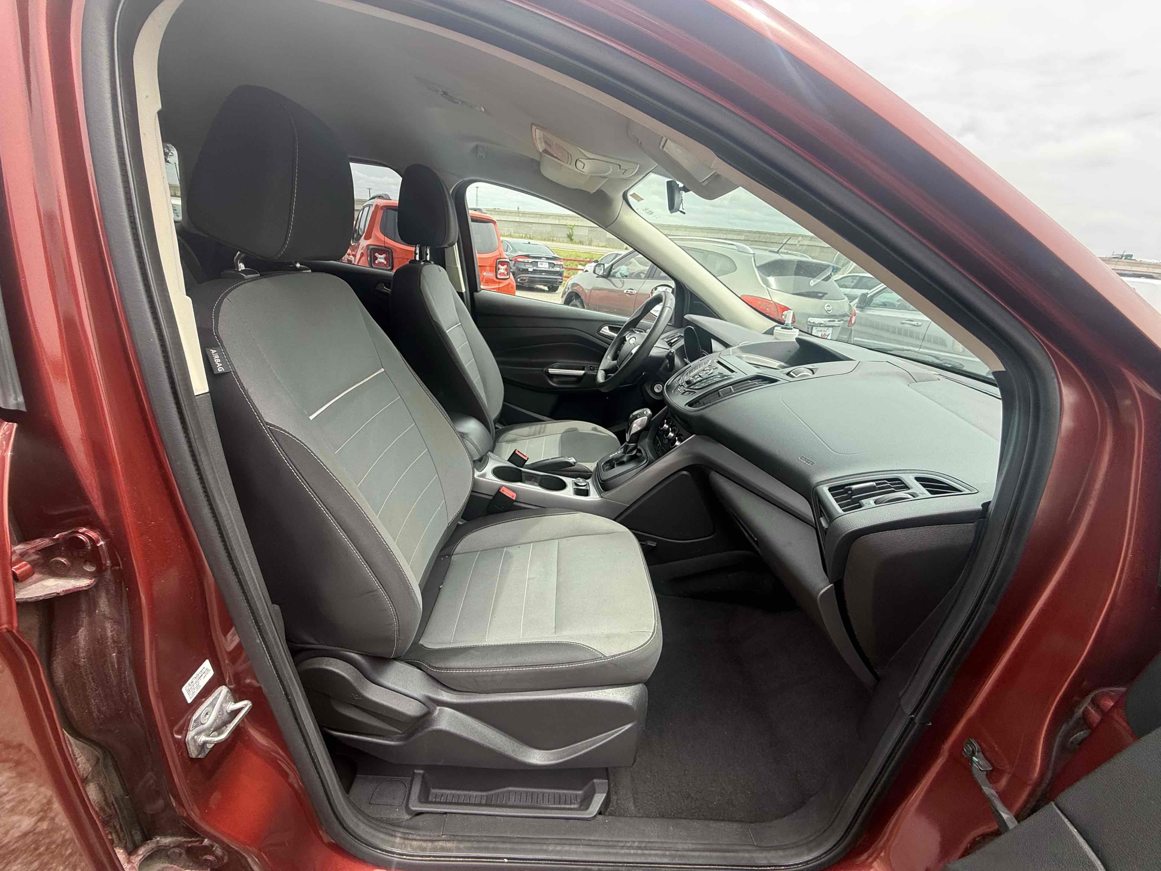 Ford Escape photo 4