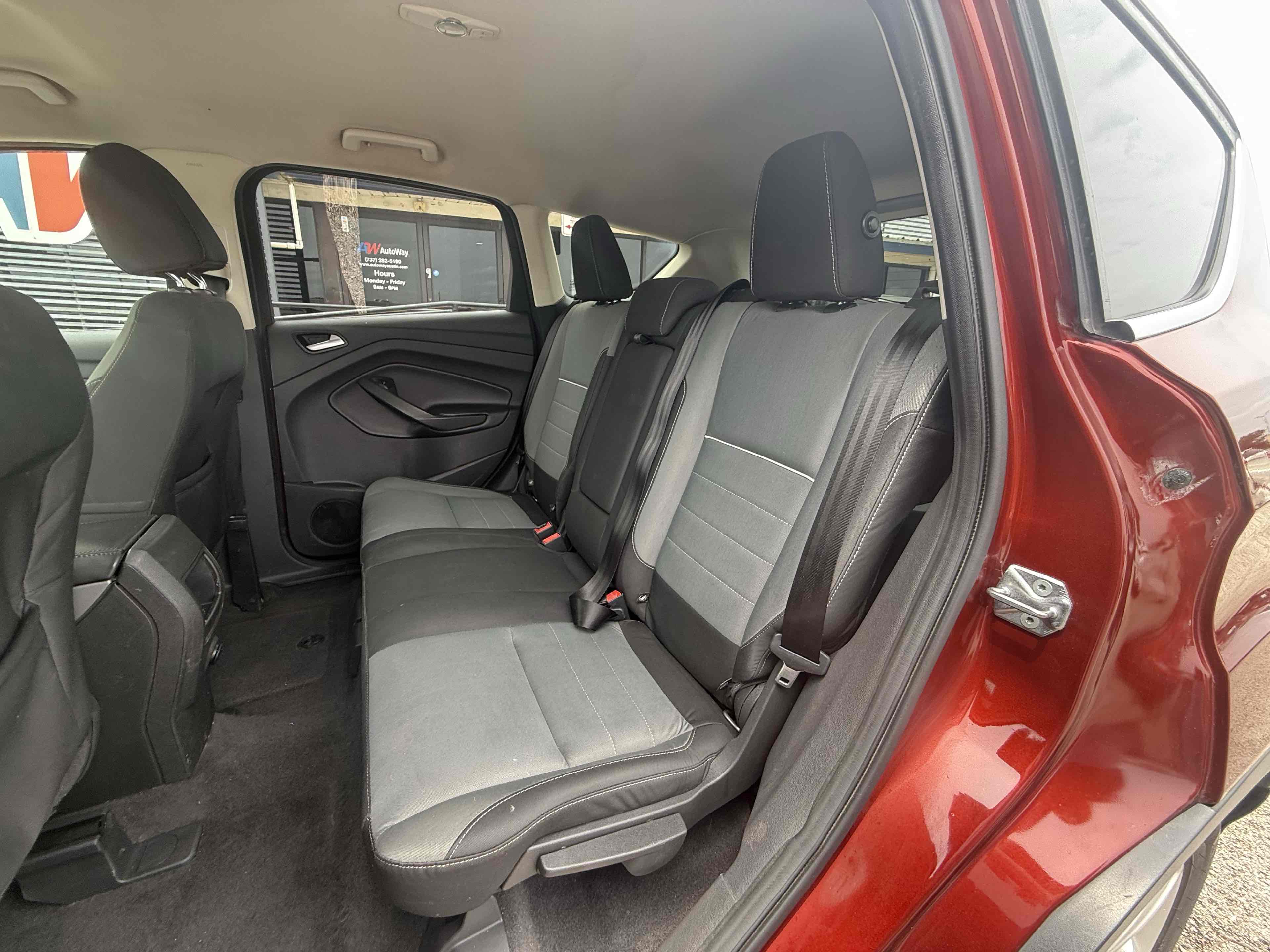 Ford Escape photo 10