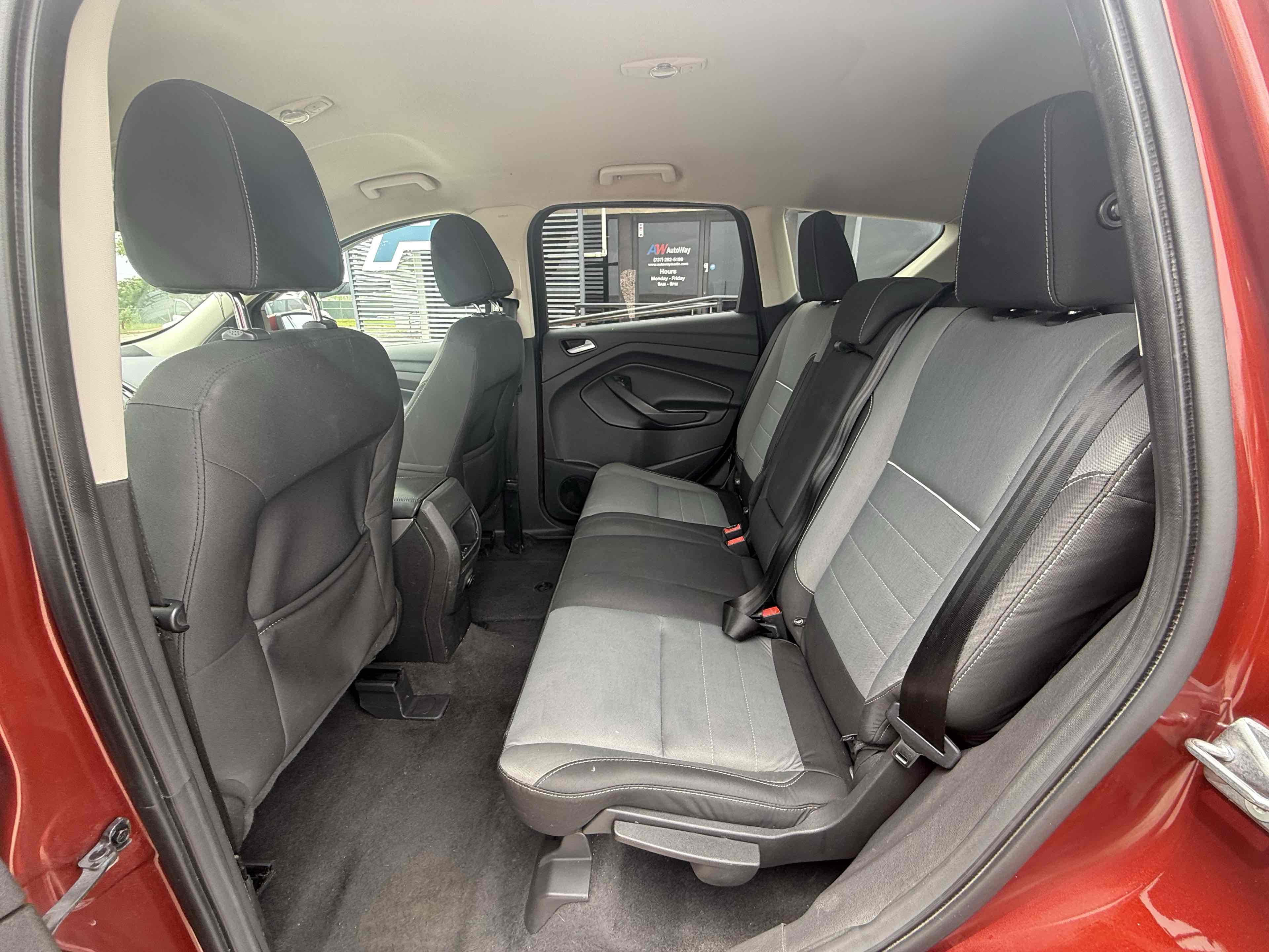 Ford Escape photo 11