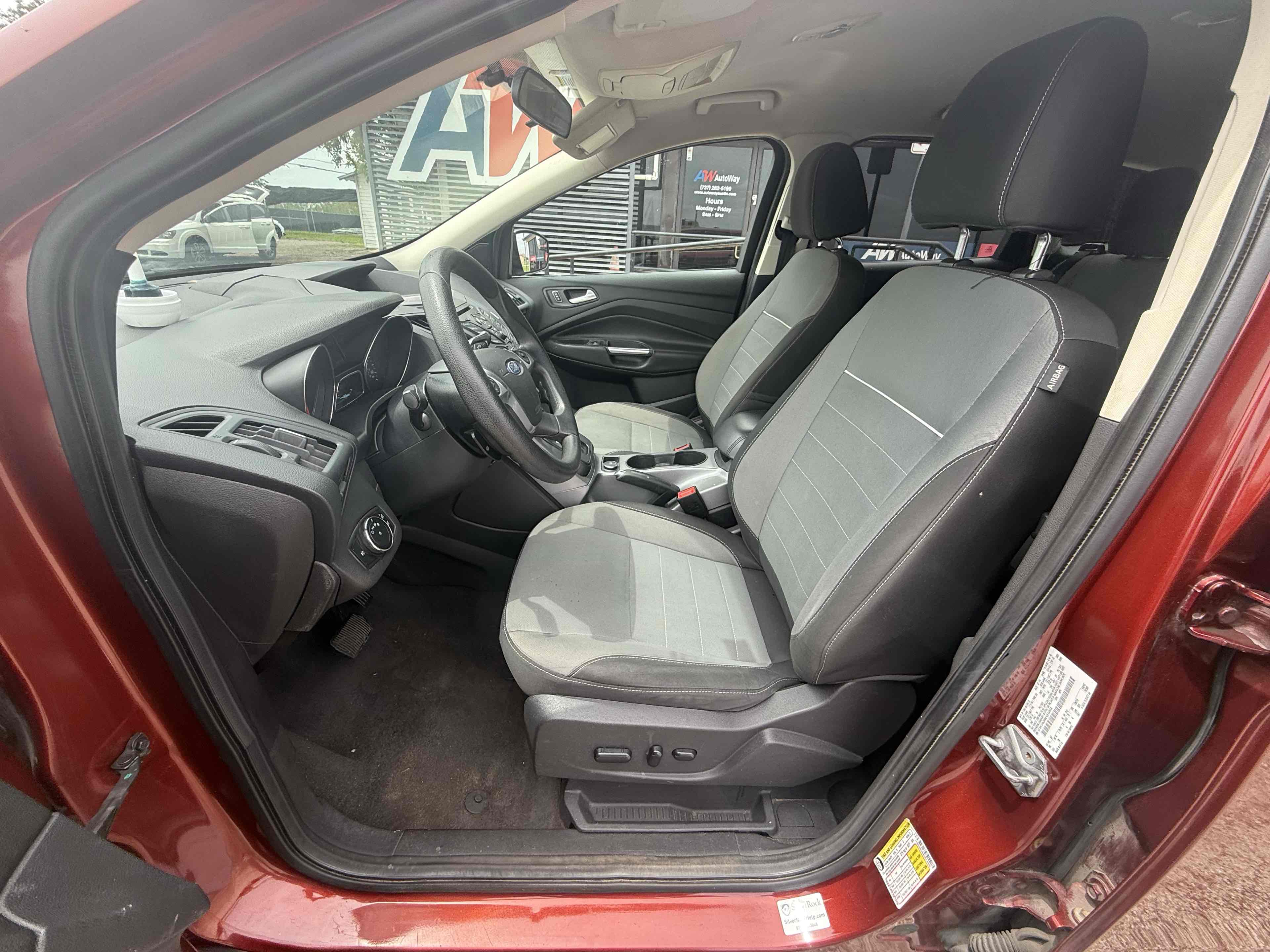 Ford Escape photo 12