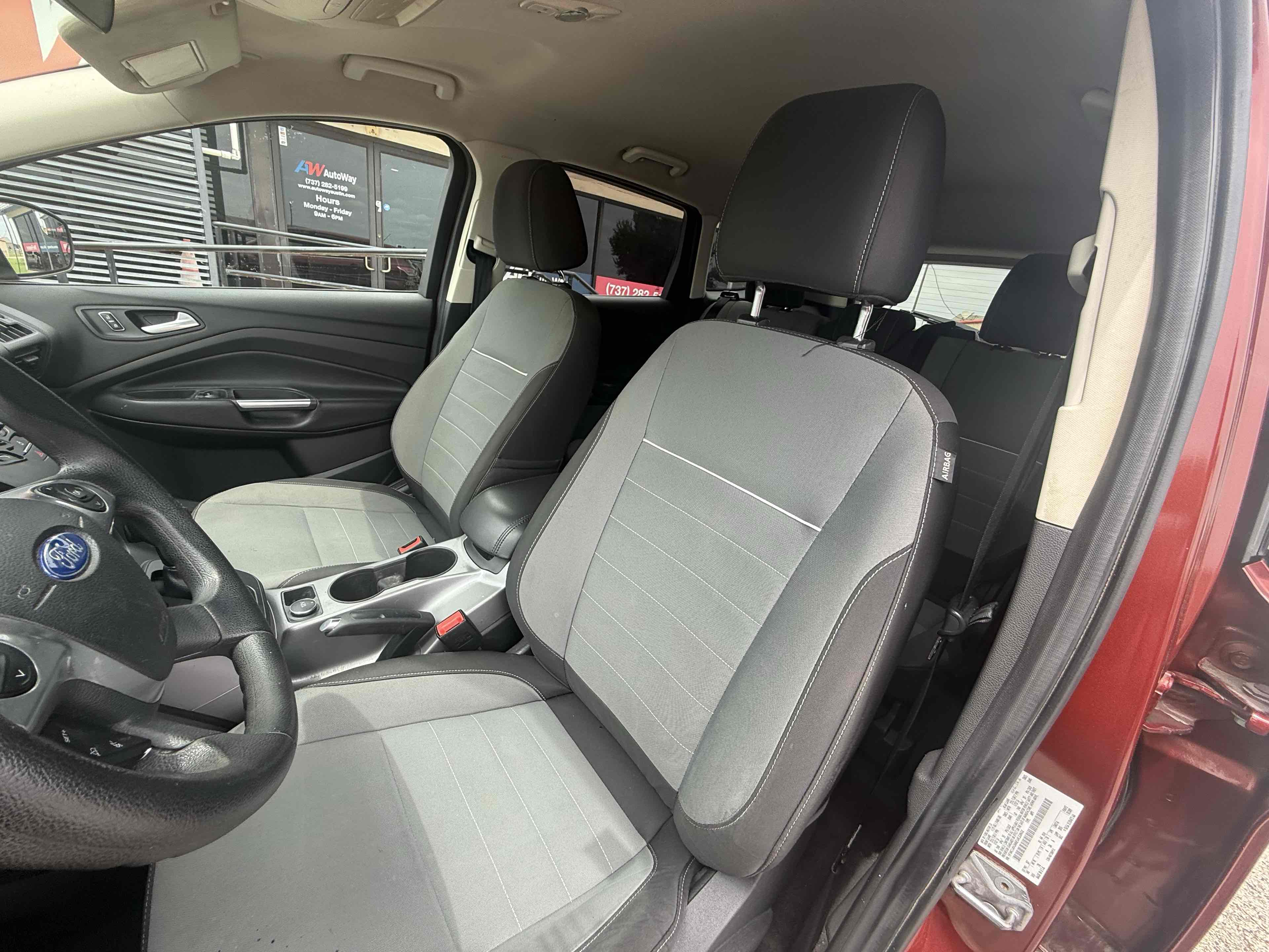 Ford Escape photo 13