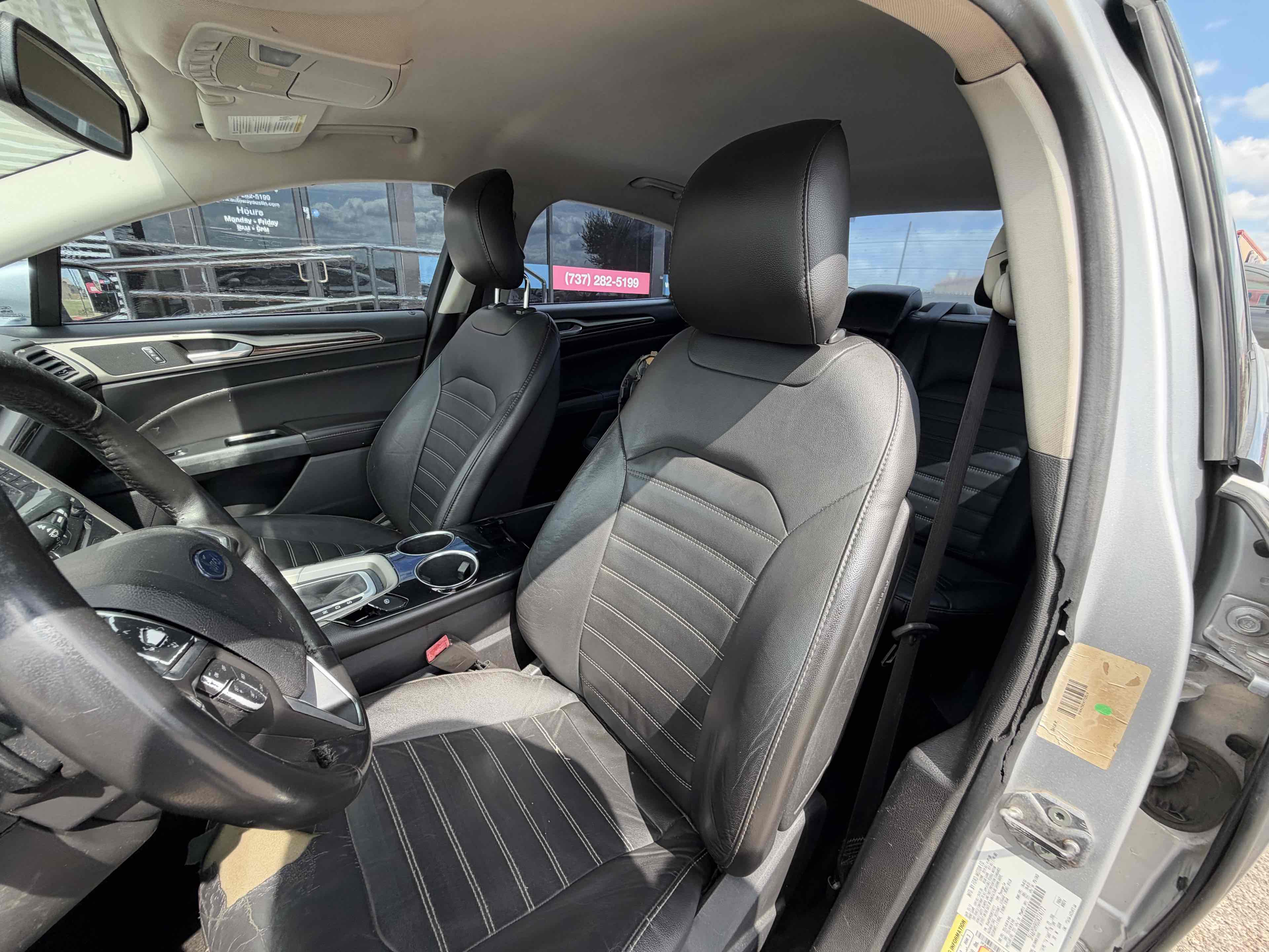 Photo 13 of this Ford Fusion