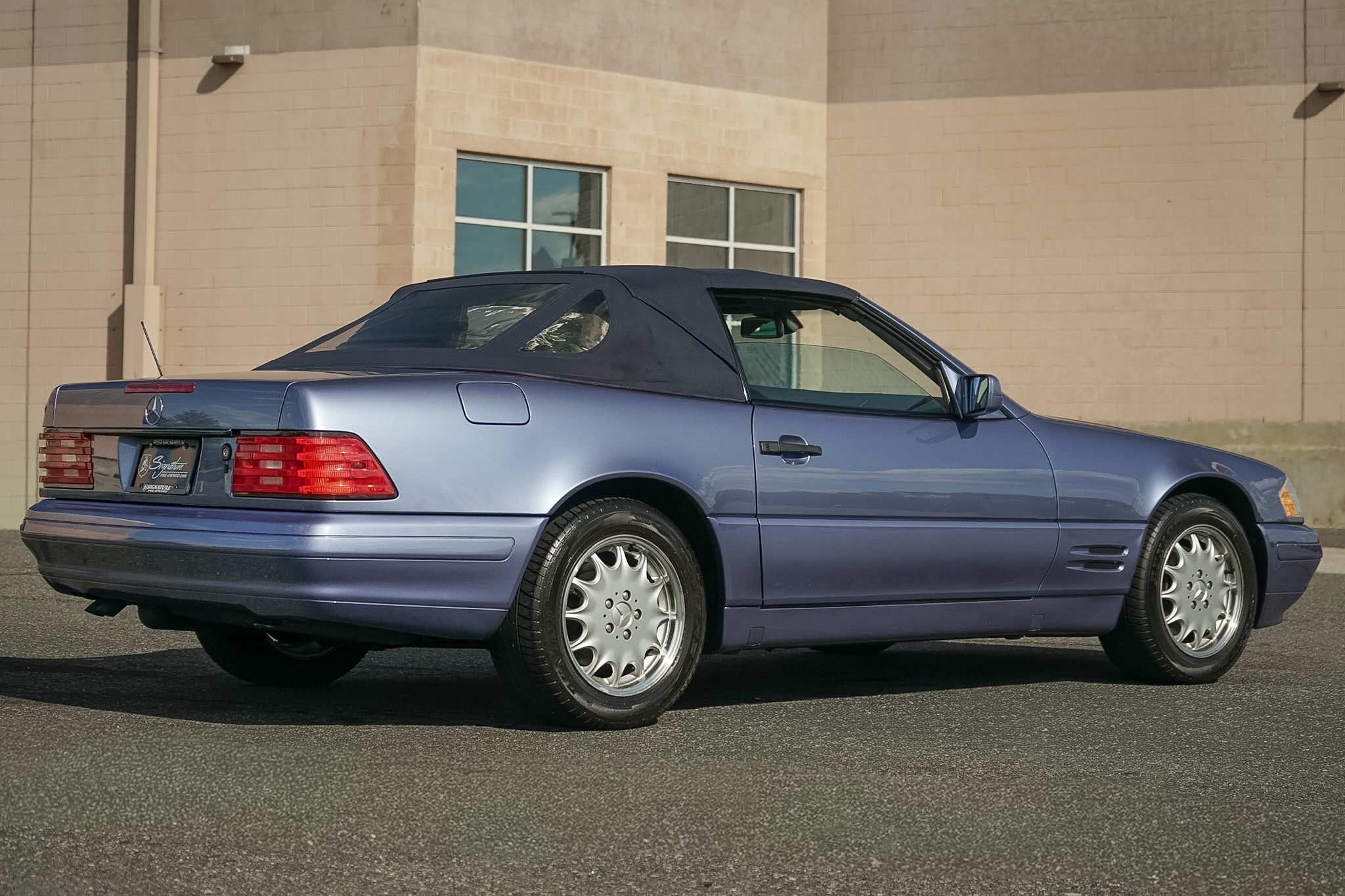 Photo 7 of this Mercedes-Benz SL320