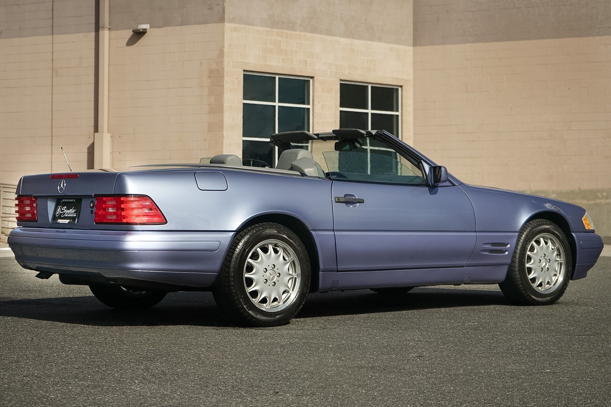 Photo 8 of this Mercedes-Benz SL320