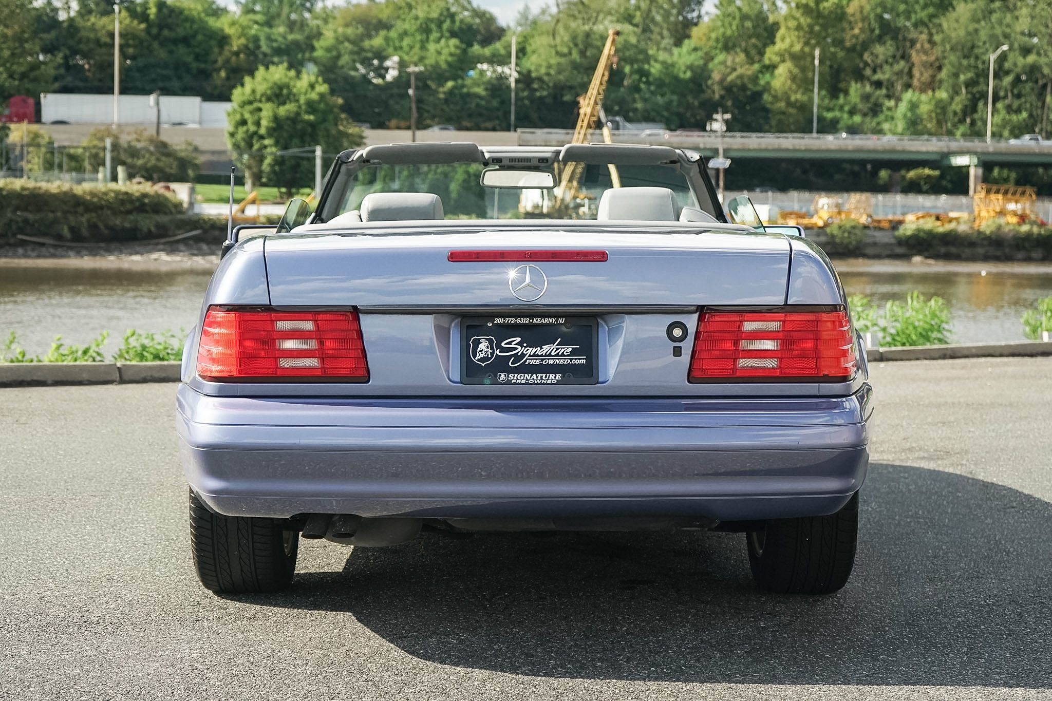 Photo 34 of this Mercedes-Benz SL320