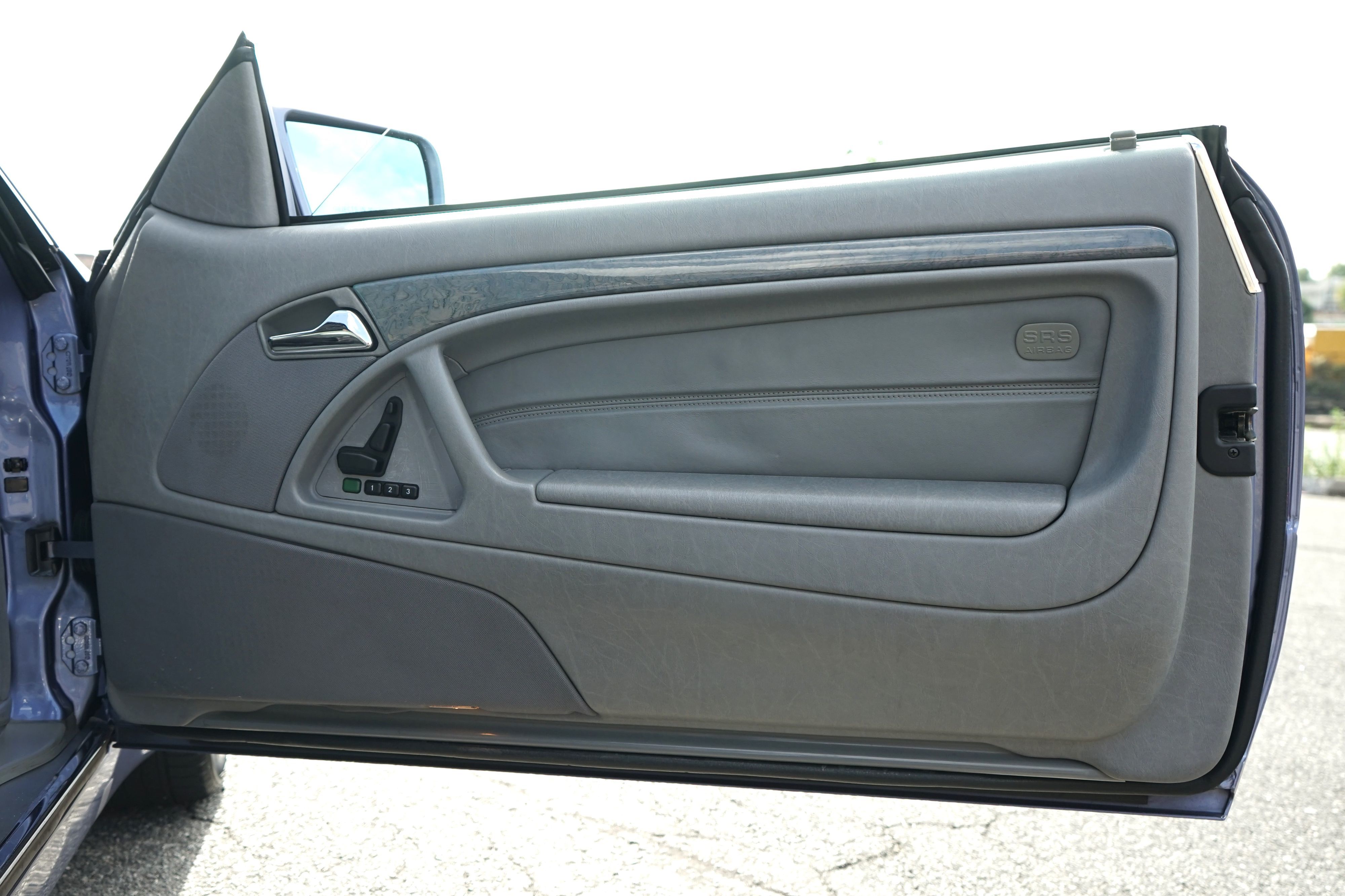 Photo 30 of this Mercedes-Benz SL320