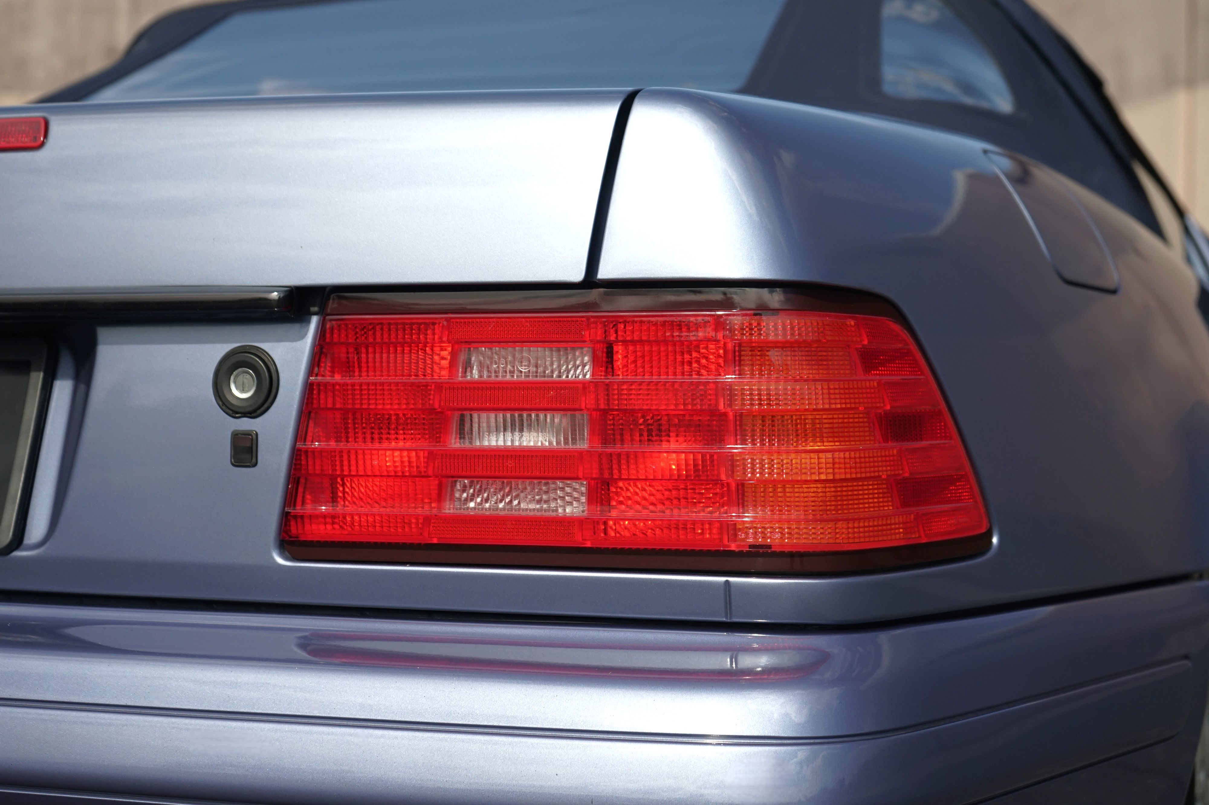 Photo 37 of this Mercedes-Benz SL320