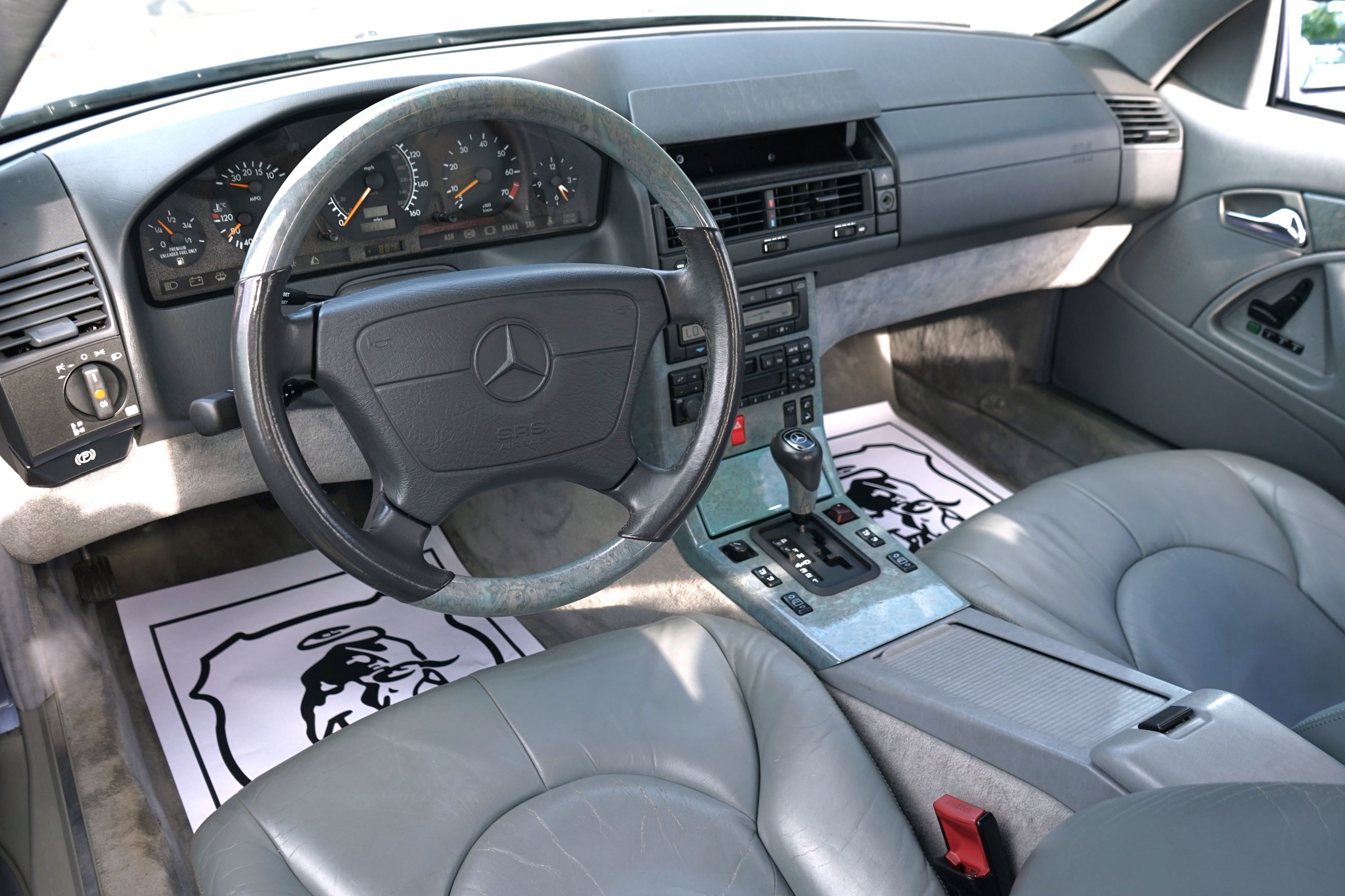 Photo 18 of this Mercedes-Benz SL320