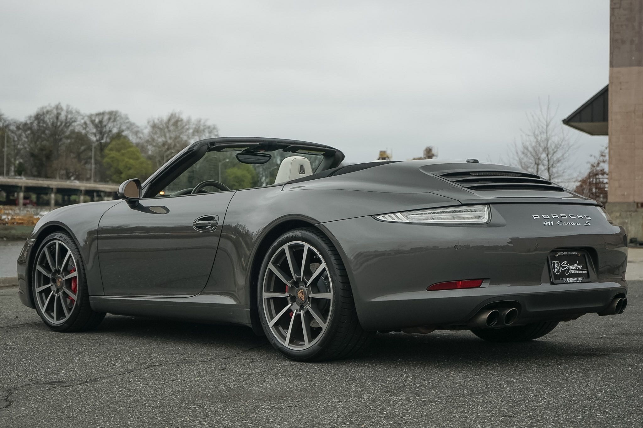 View vehicle photo 5