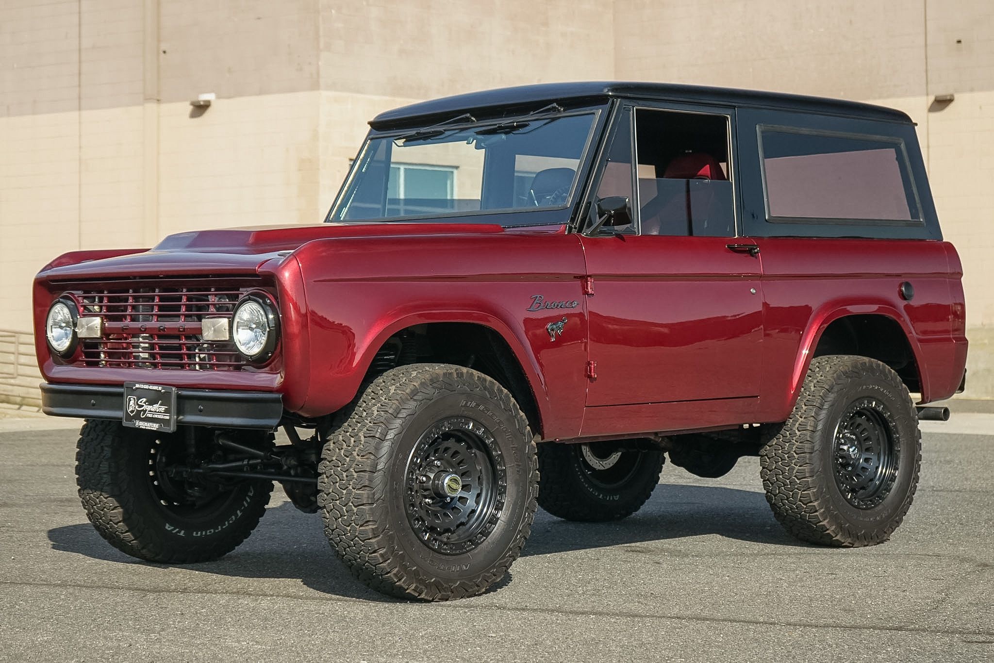 Photo 2 of this 1973 Ford