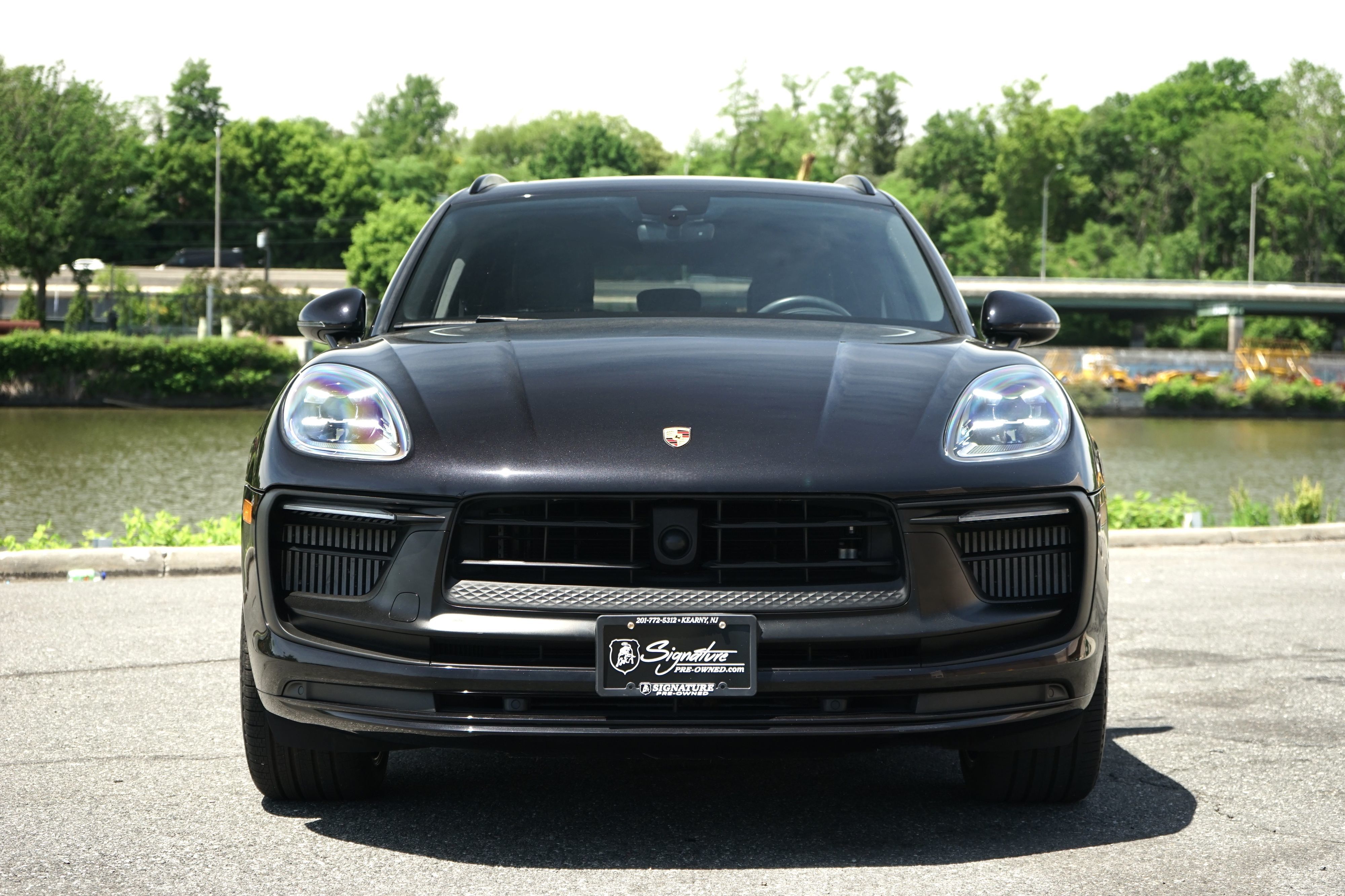 Photo 7 of this Porsche Macan