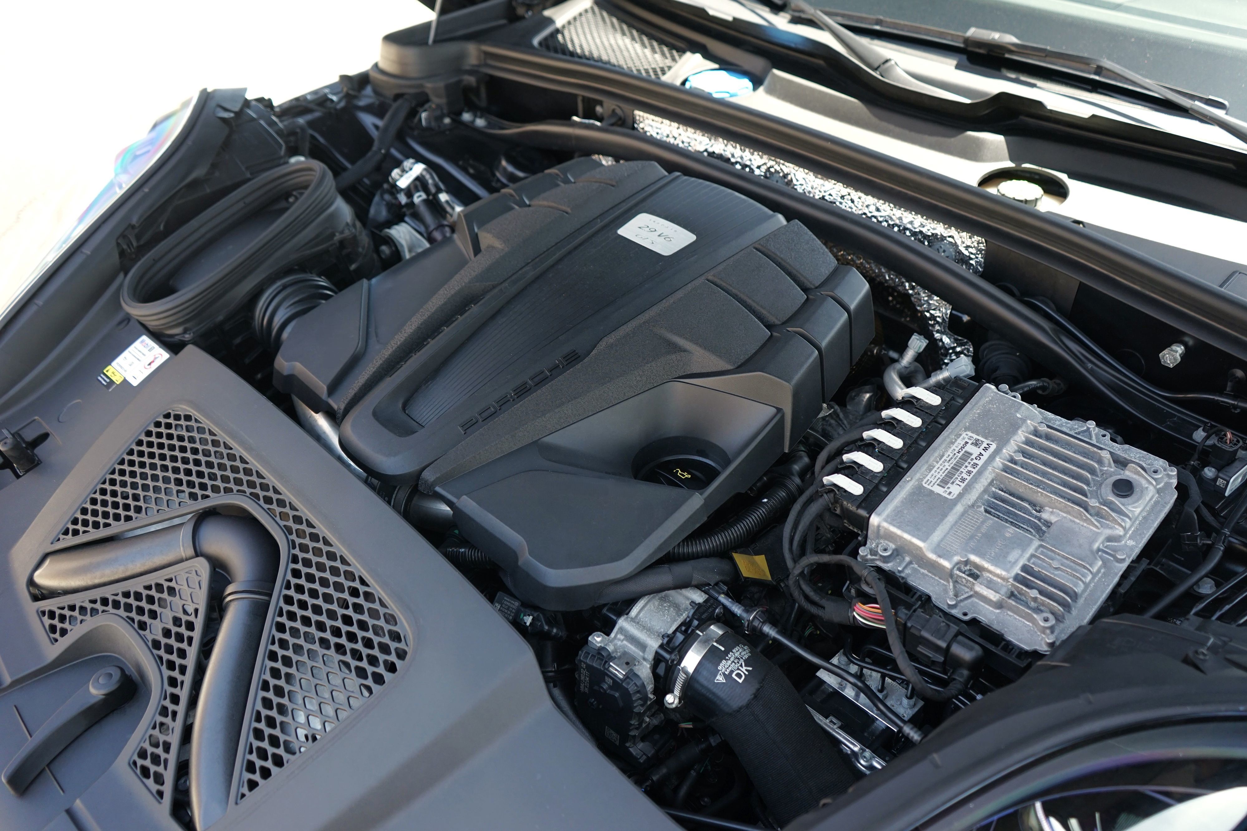 Photo 49 of this Porsche Macan
