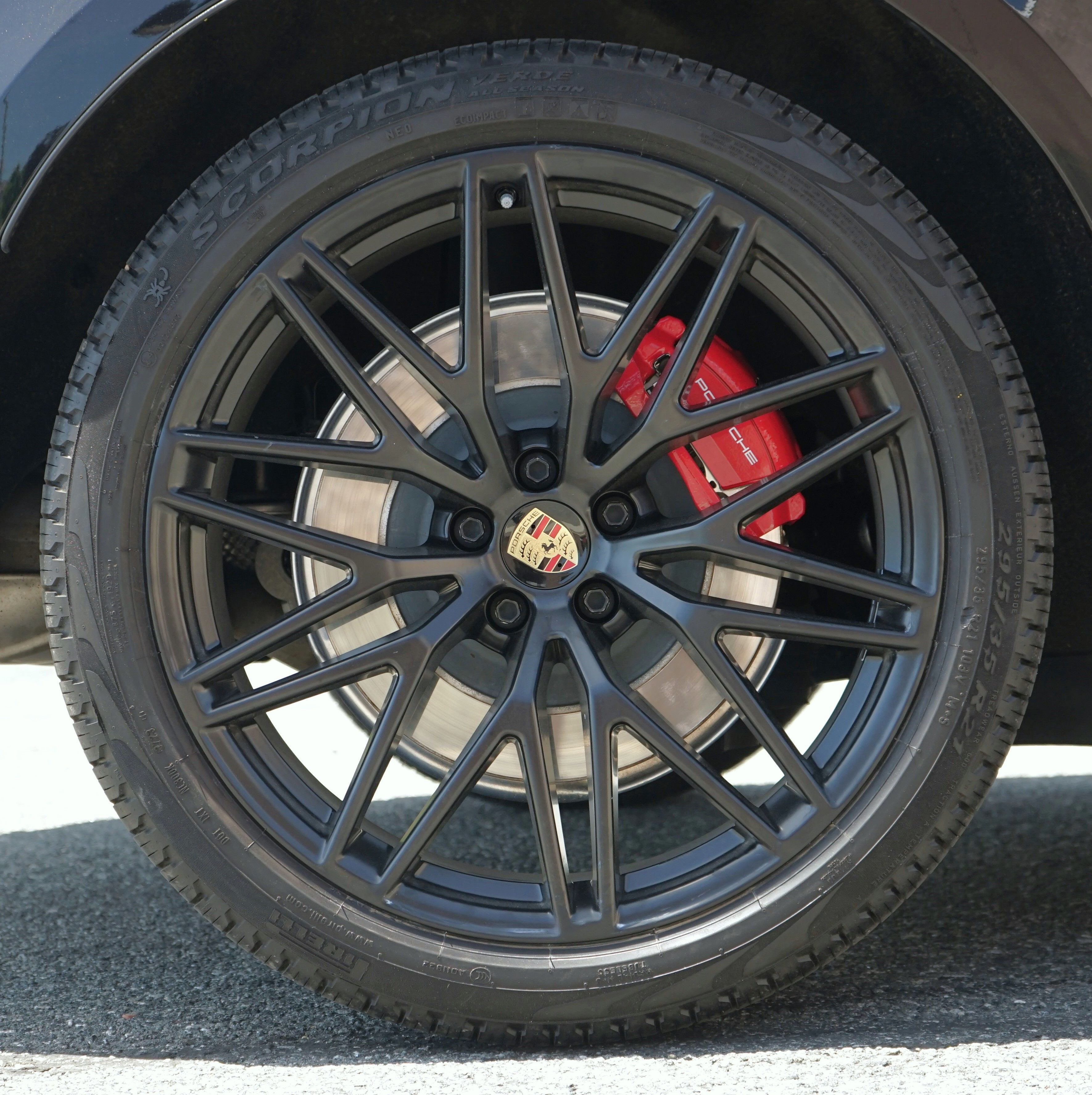 Photo 52 of this Porsche Macan