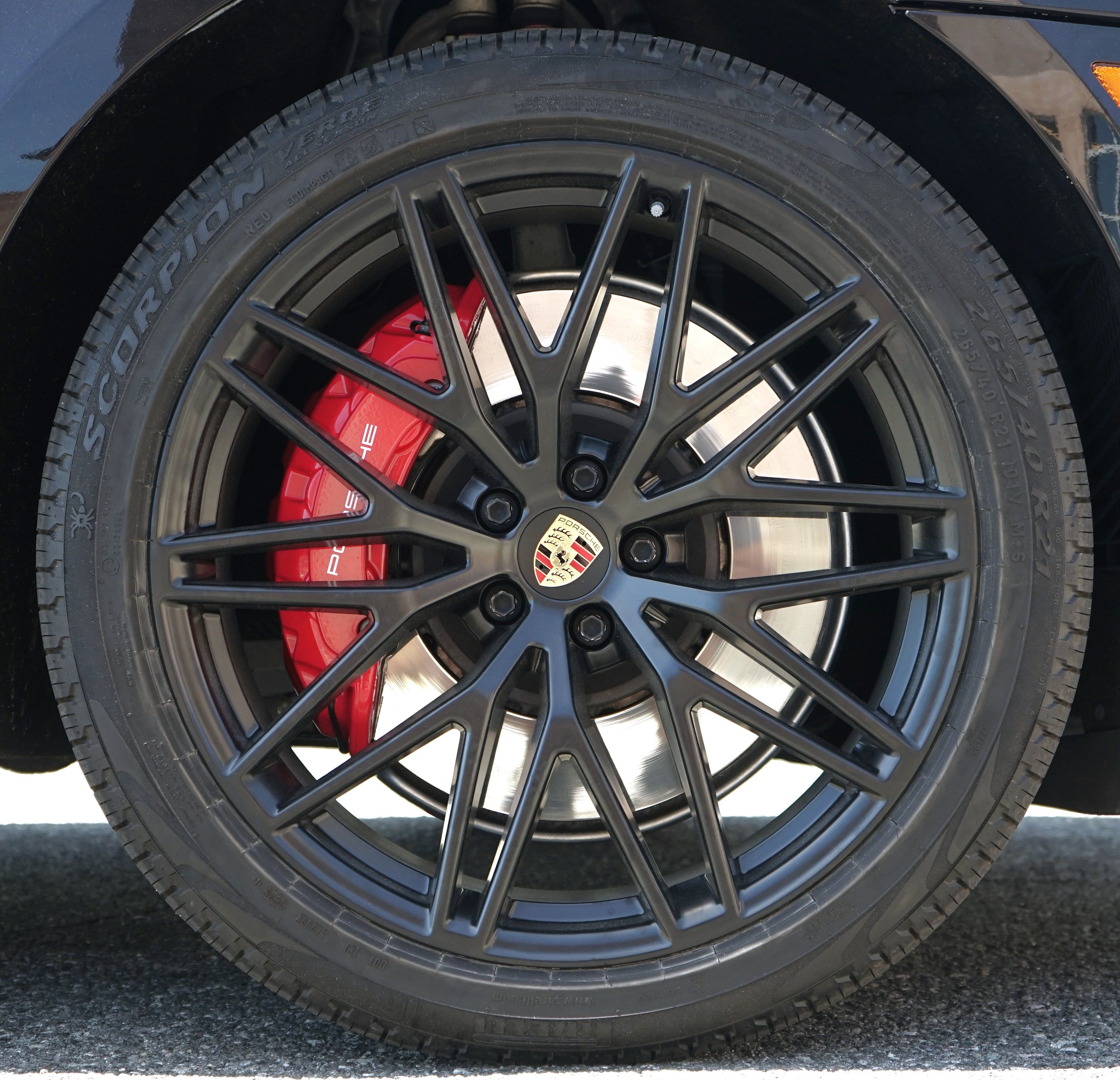 Photo 53 of this Porsche Macan