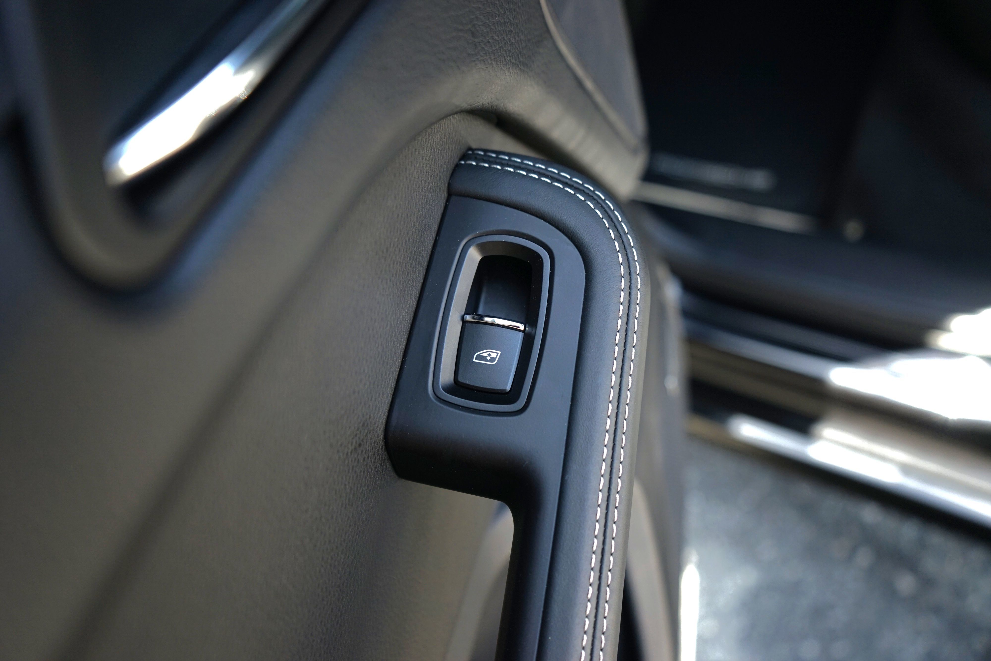 Photo 35 of this Porsche Macan