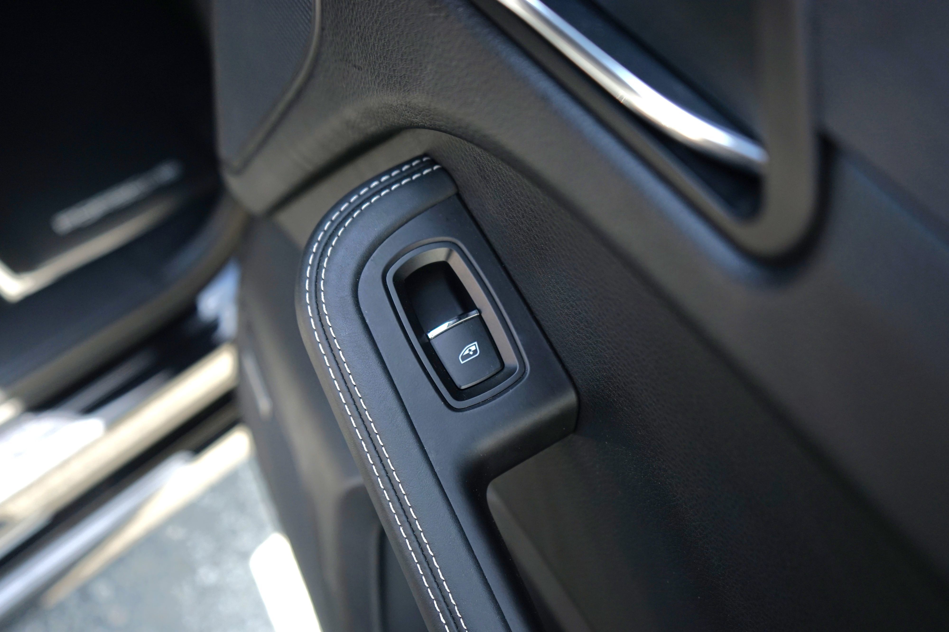 Photo 38 of this Porsche Macan