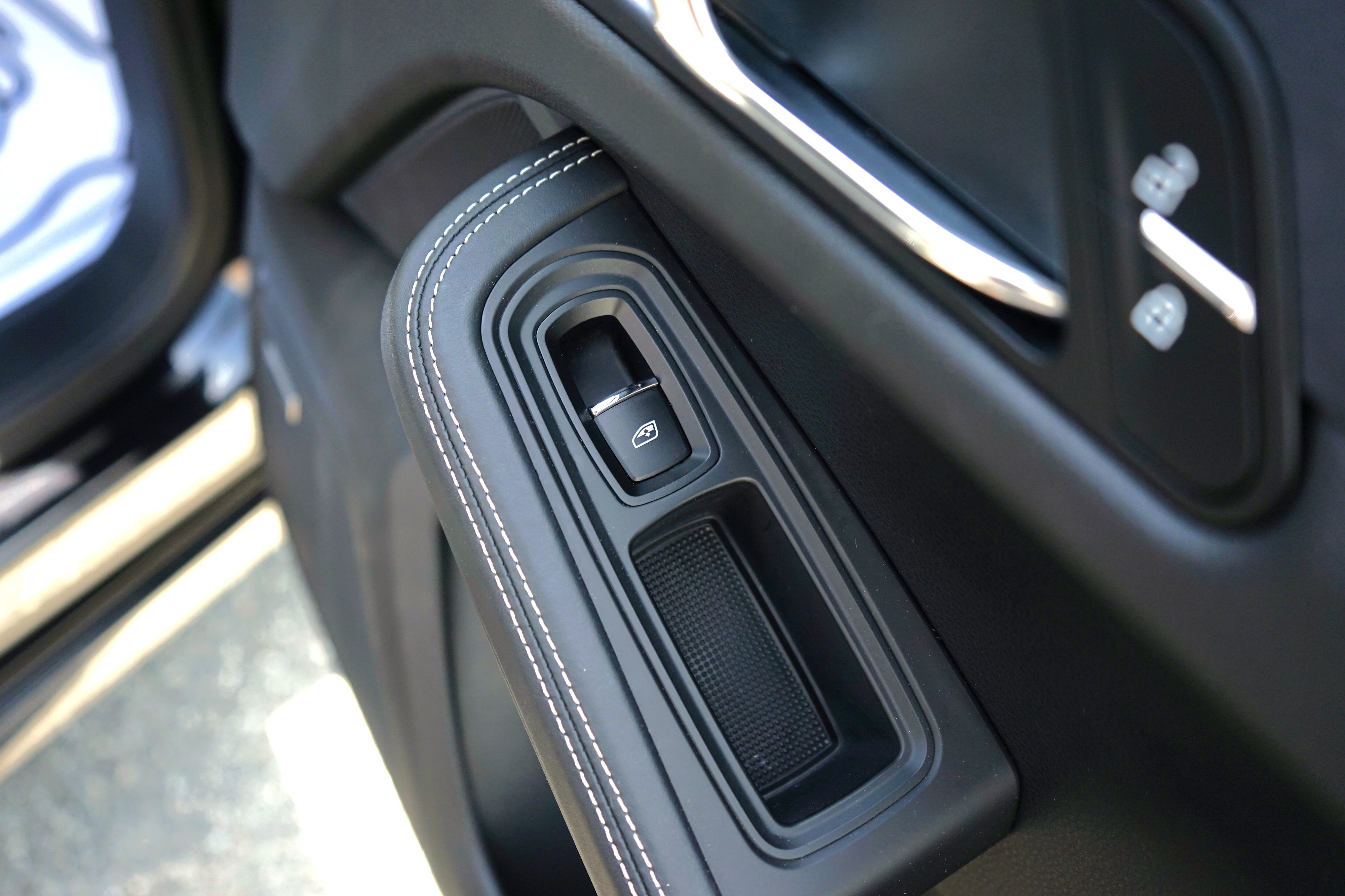 Photo 29 of this Porsche Macan