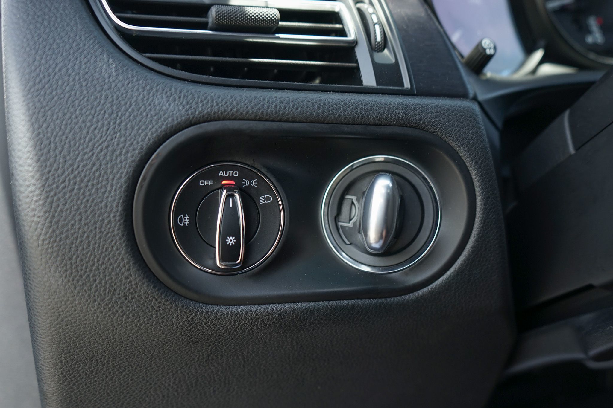 Photo 13 of this Porsche Macan