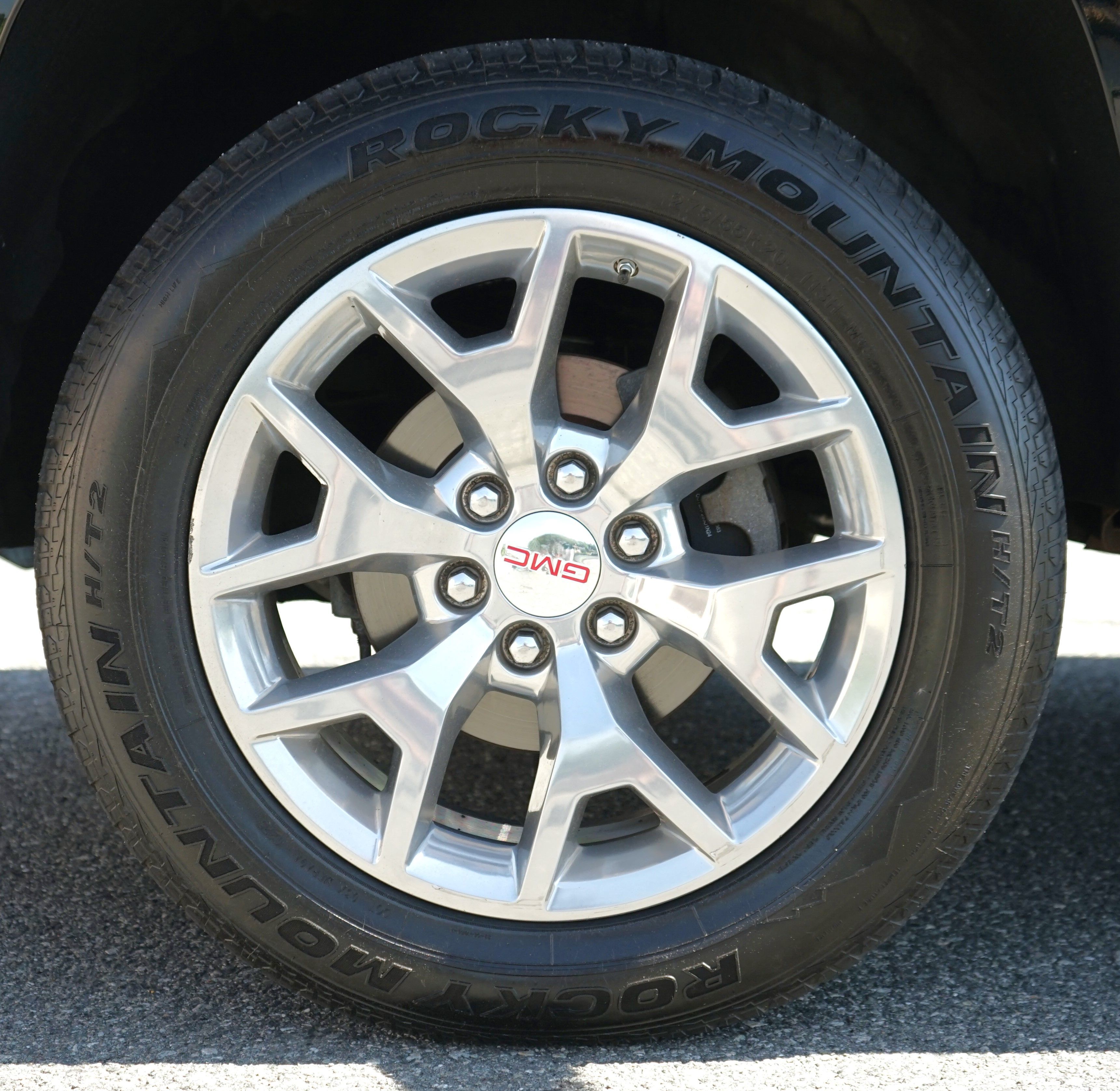 Photo 48 of this GMC Yukon