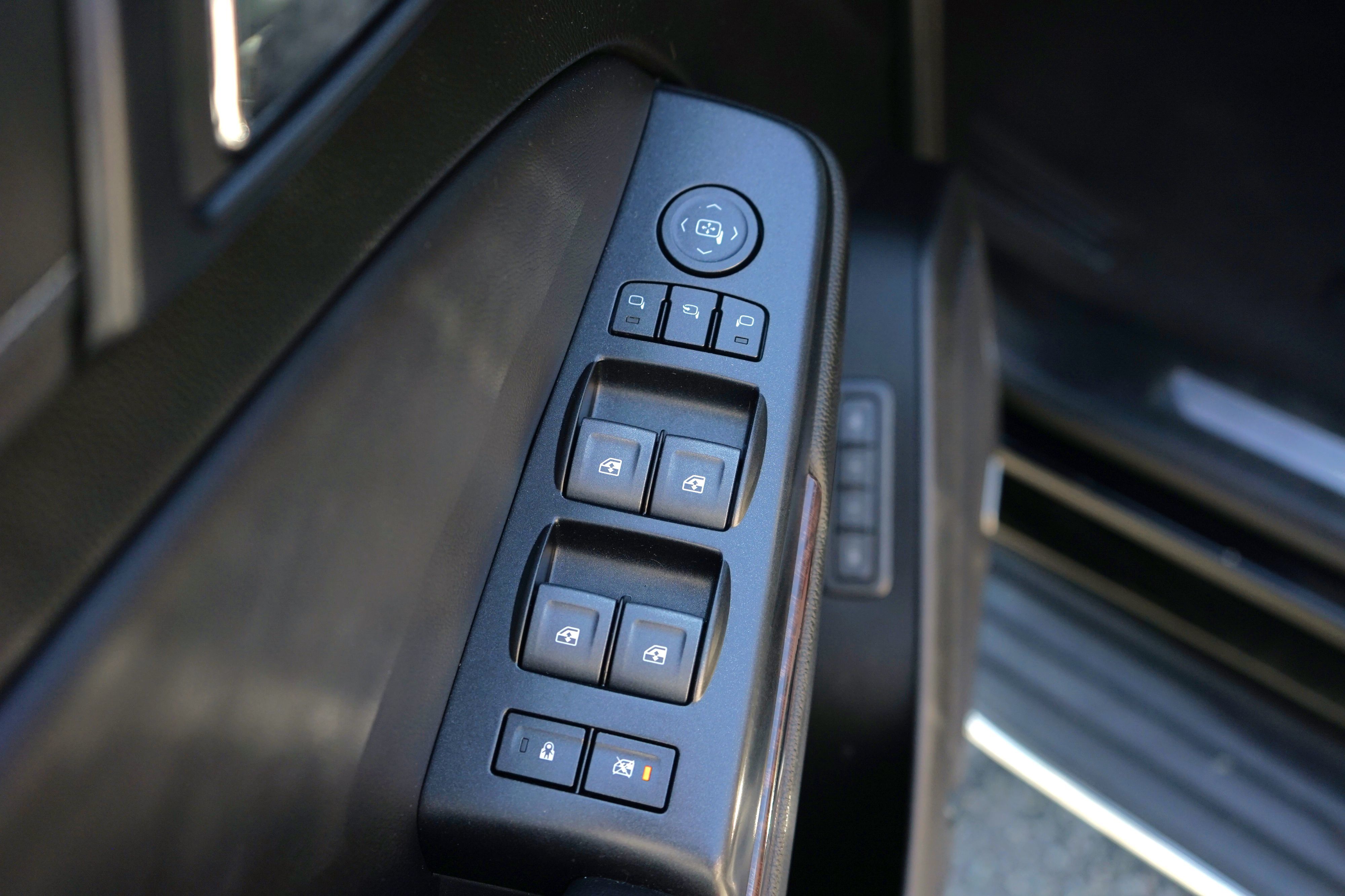 Photo 10 of this GMC Yukon