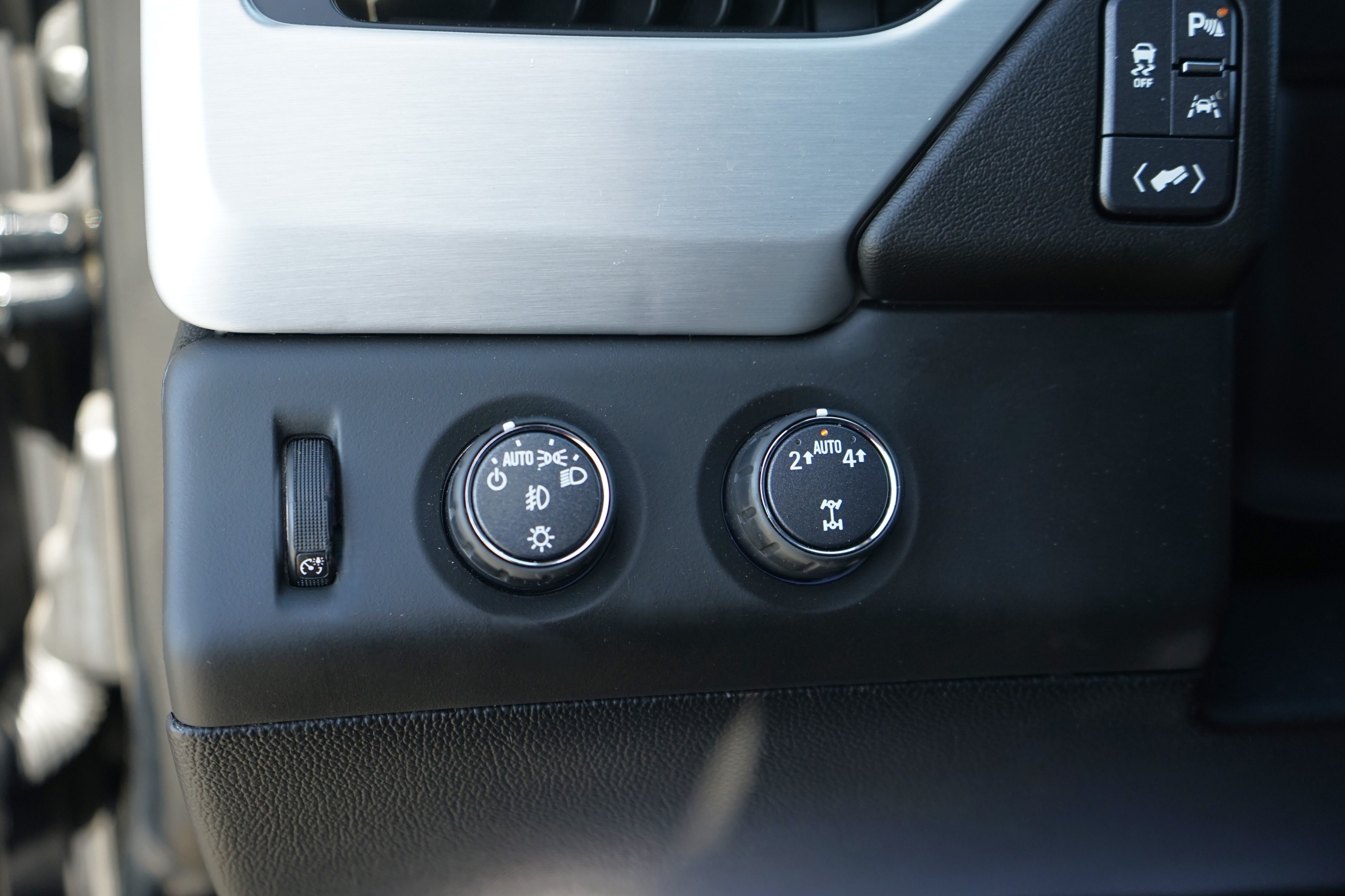 Photo 13 of this GMC Yukon