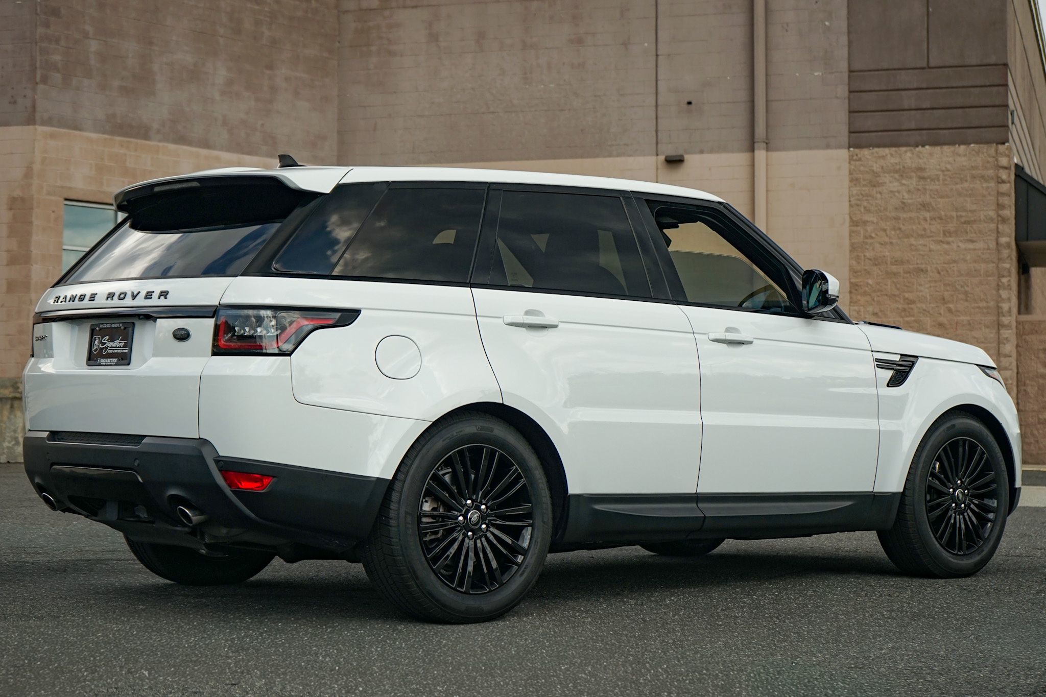Photo 4 of this Land Rover Range Rover Sport