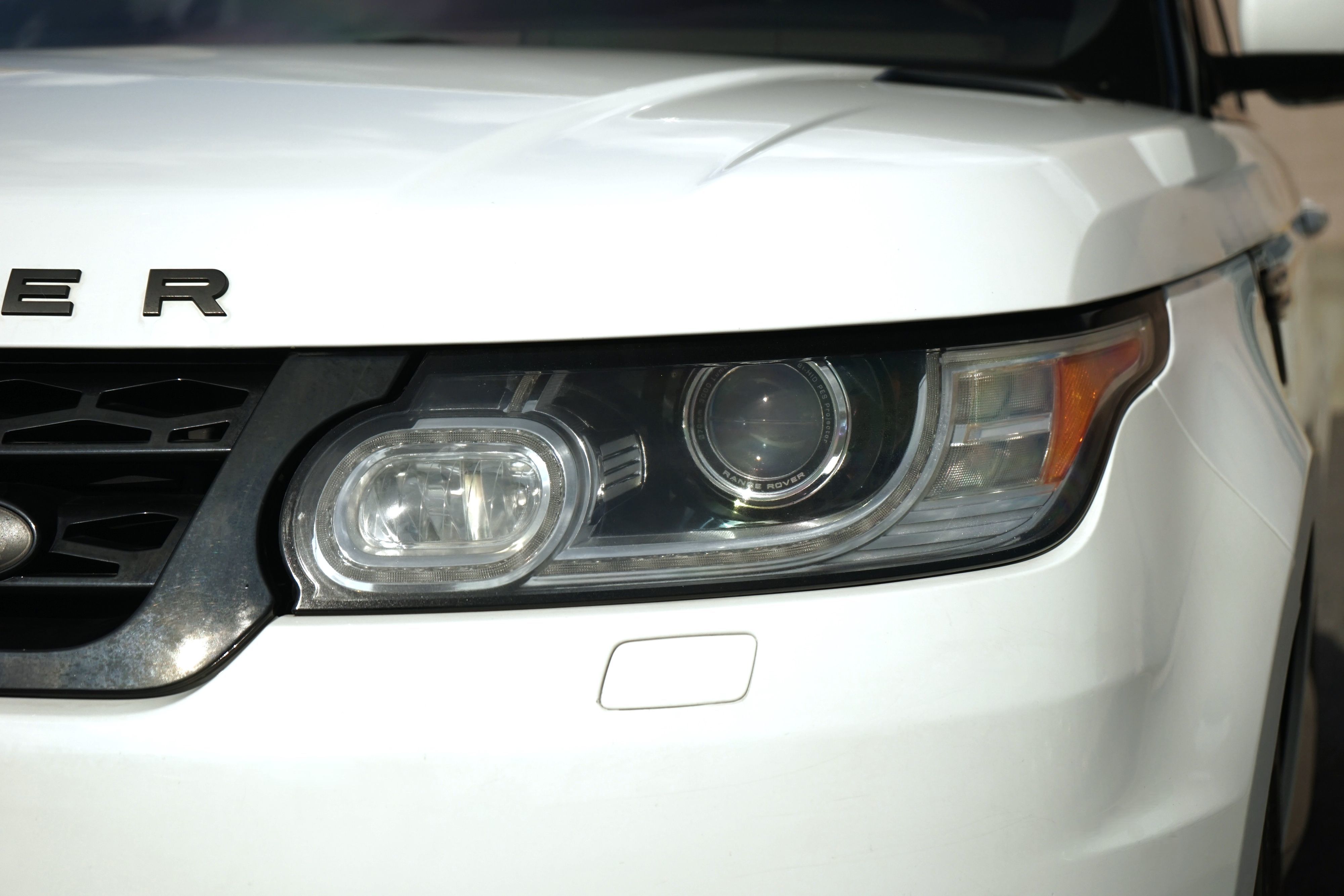Photo 8 of this Land Rover Range Rover Sport