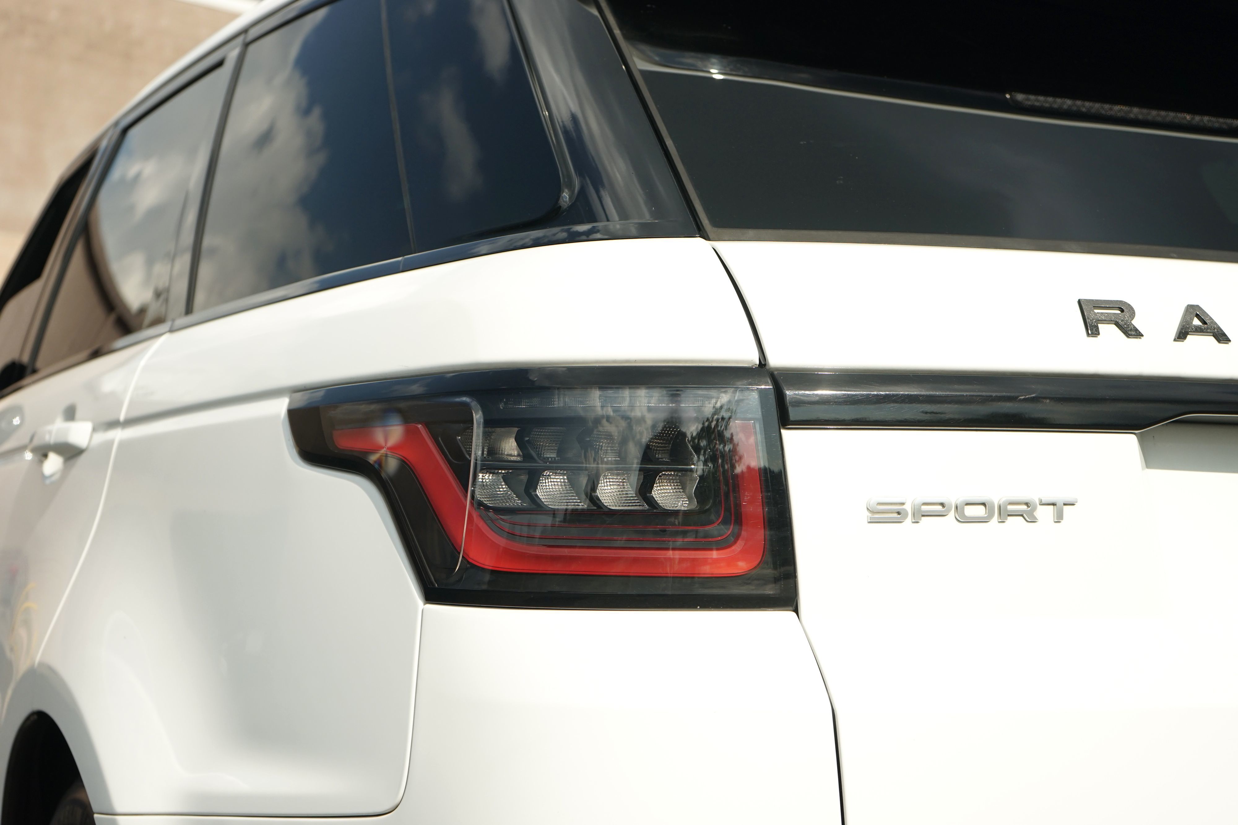 Photo 41 of this Land Rover Range Rover Sport