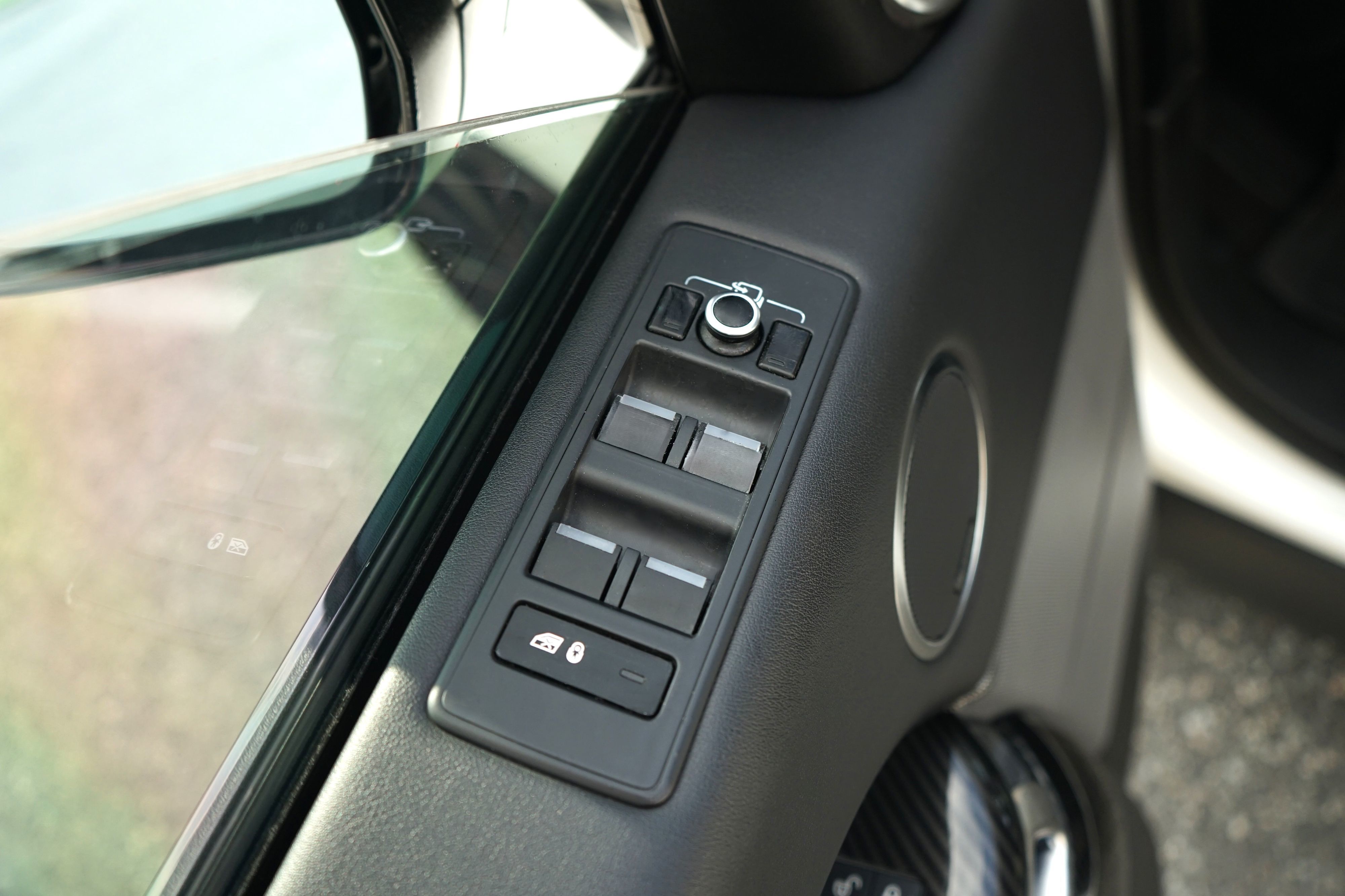 Photo 11 of this Land Rover Range Rover Sport
