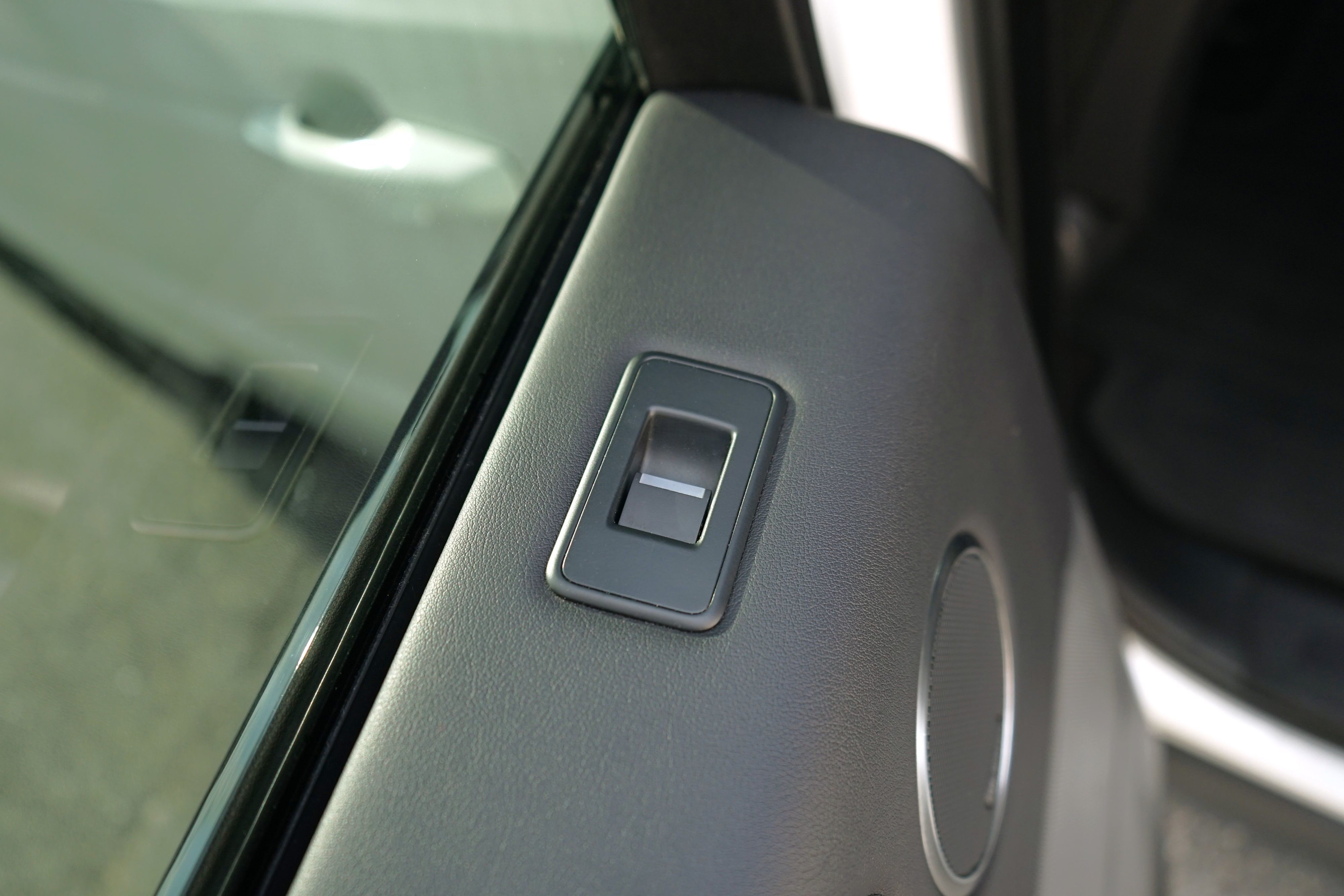 Photo 34 of this Land Rover Range Rover Sport