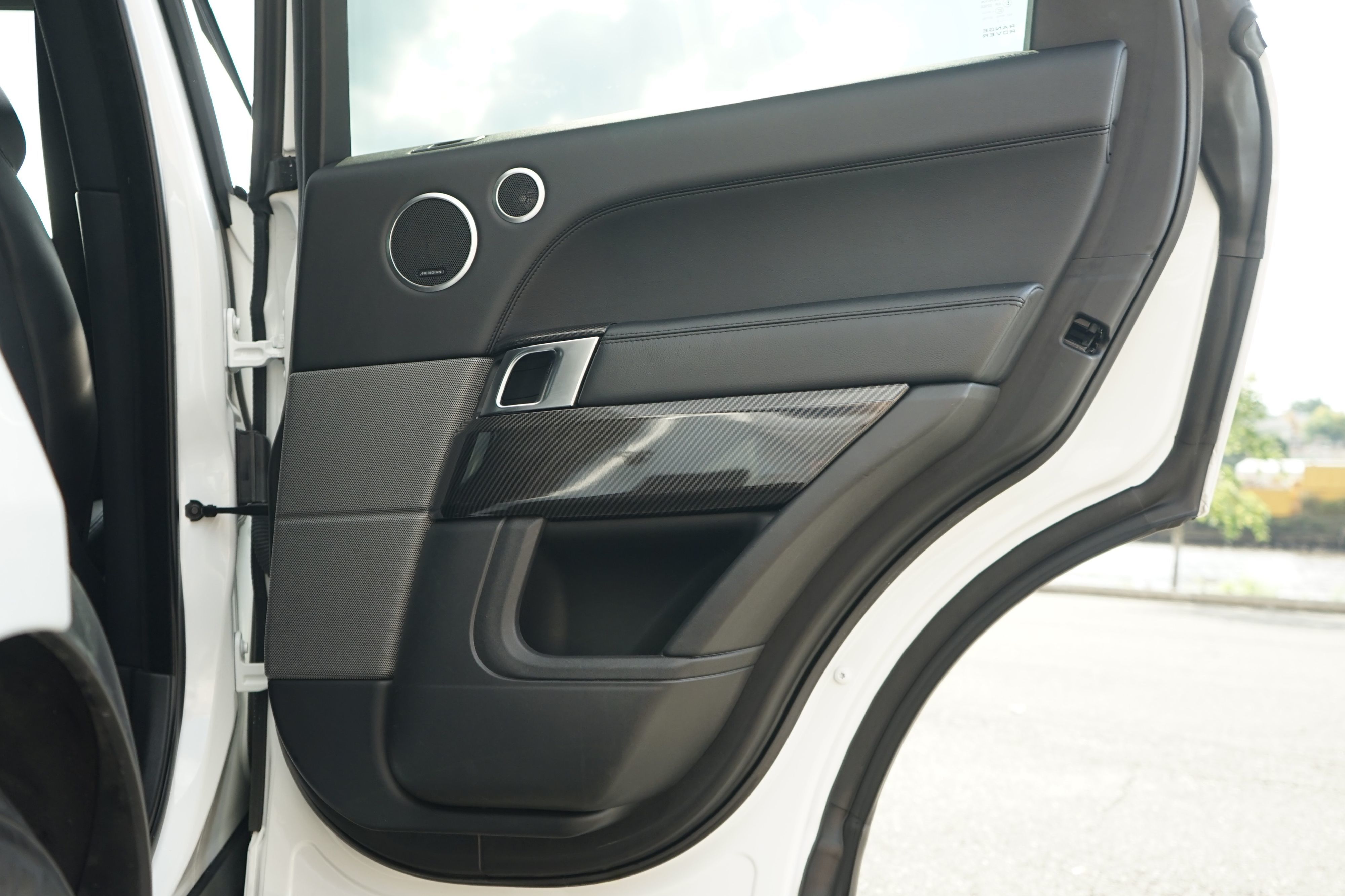 Photo 40 of this Land Rover Range Rover Sport